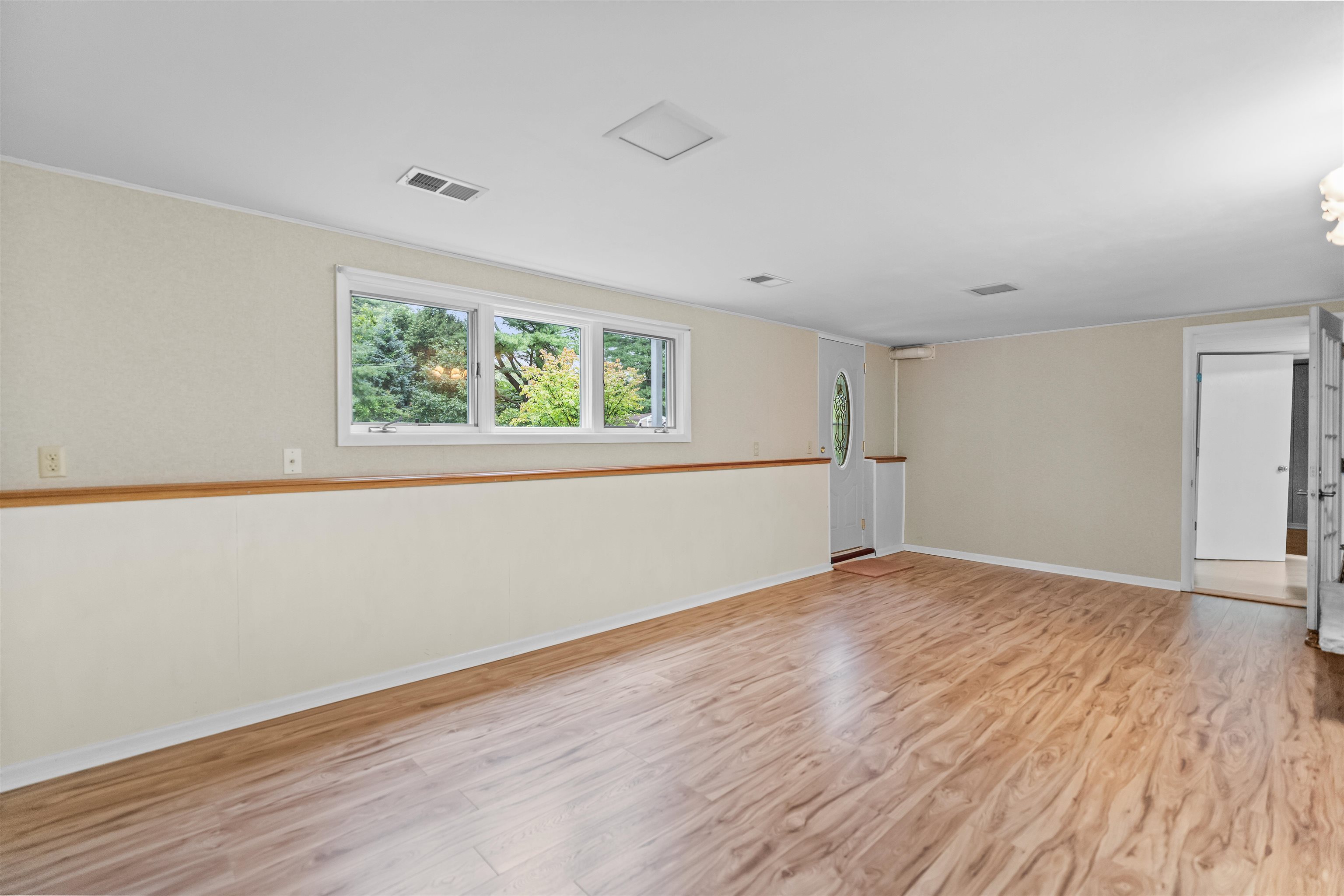 214 S Whitney Way