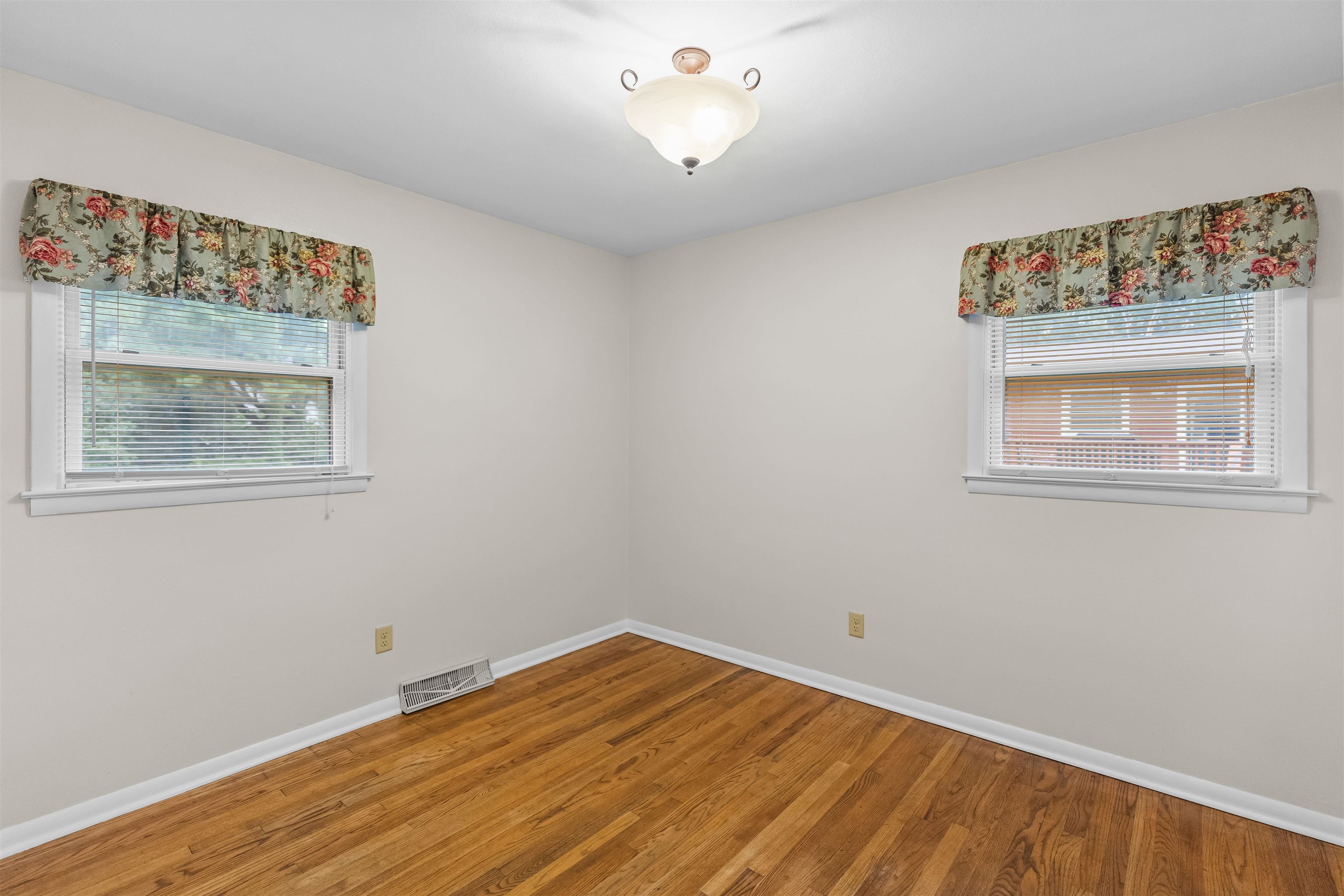 214 S Whitney Way