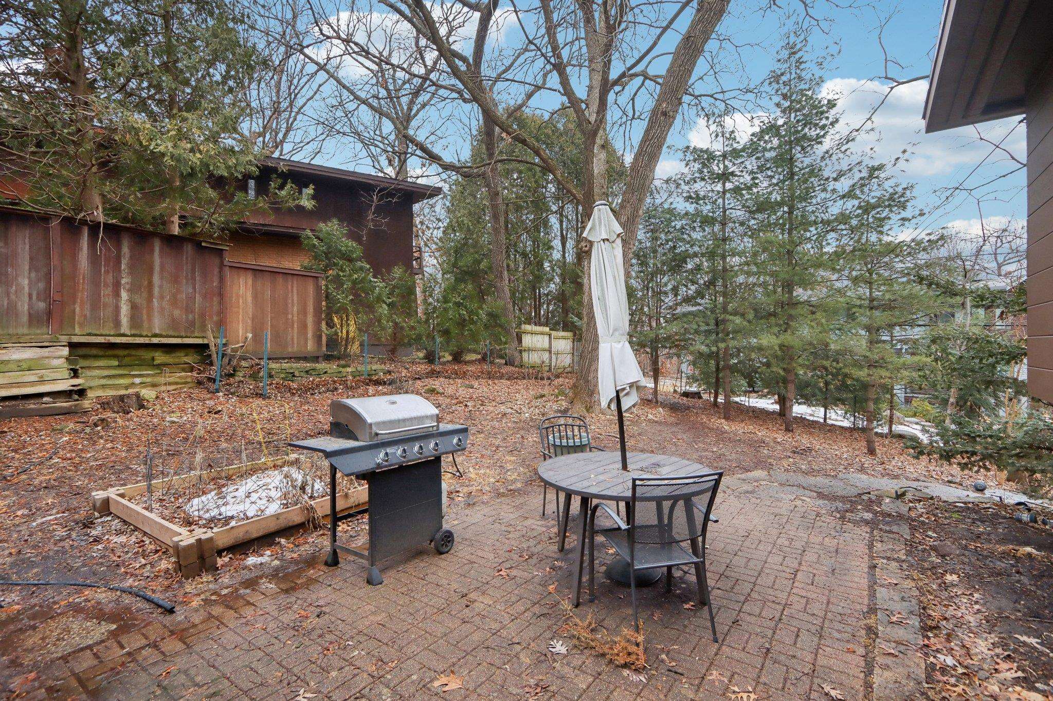 3934 Plymouth Circle
