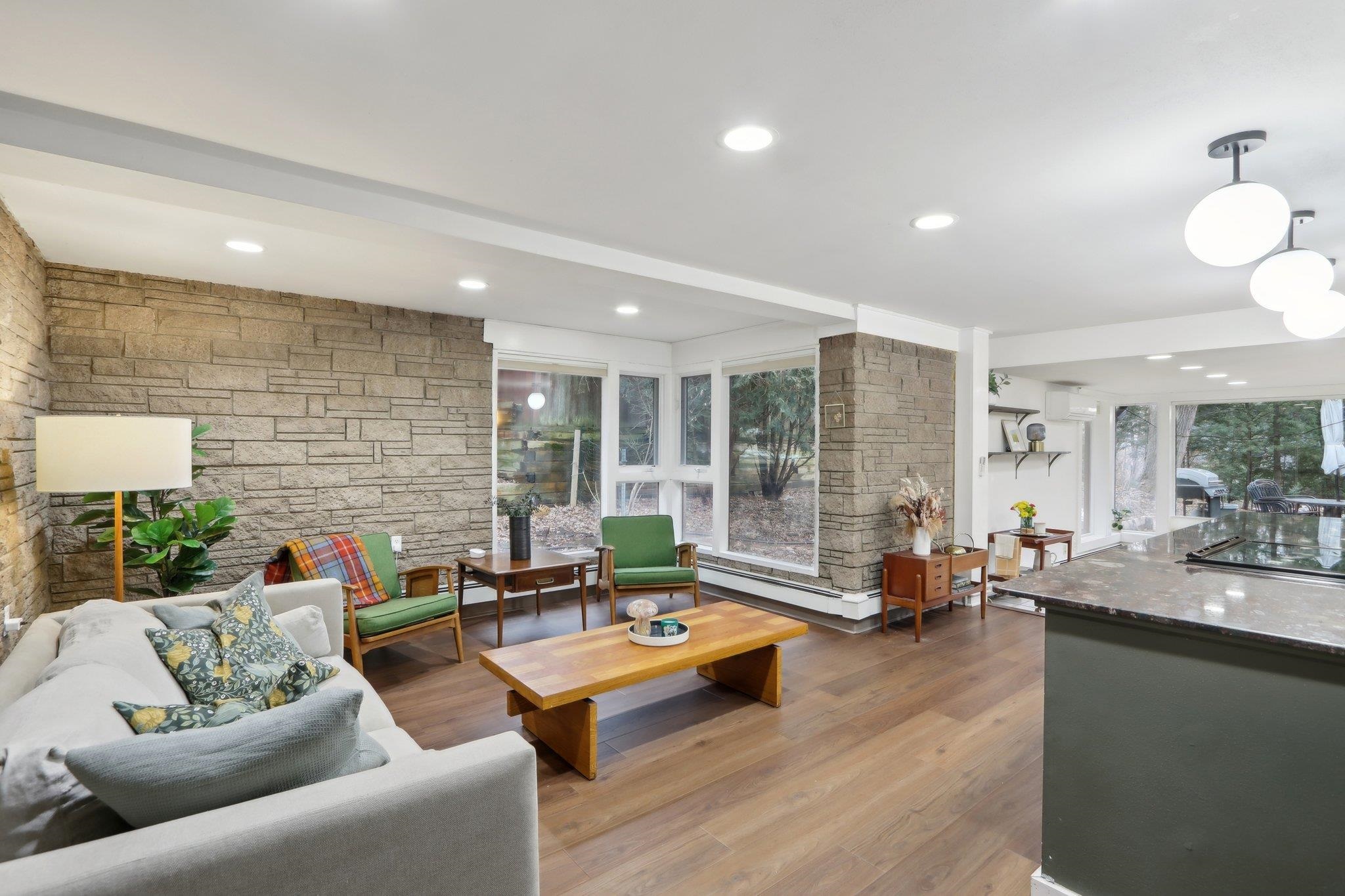 3934 Plymouth Circle