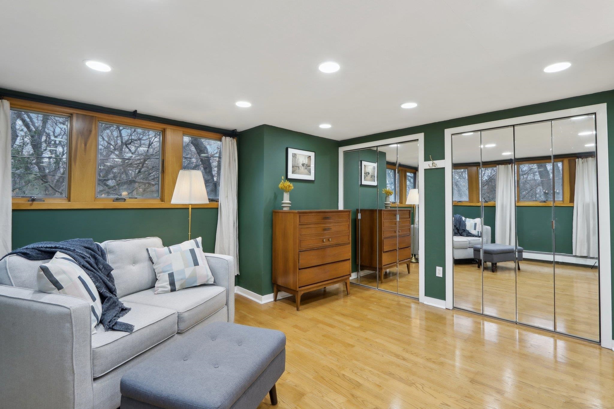 3934 Plymouth Circle