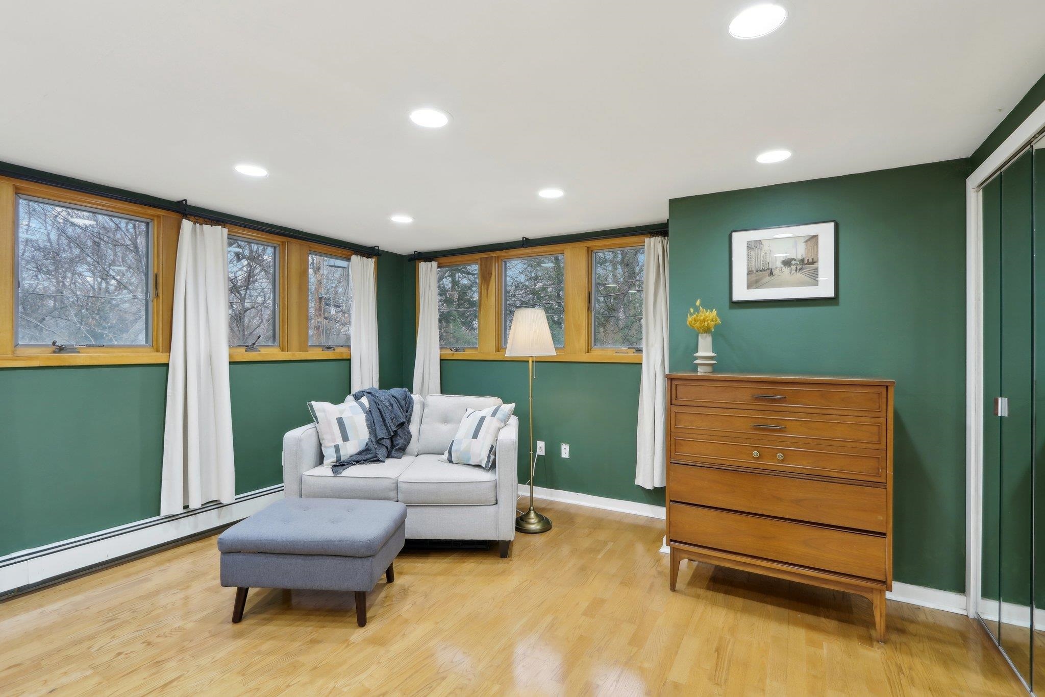 3934 Plymouth Circle