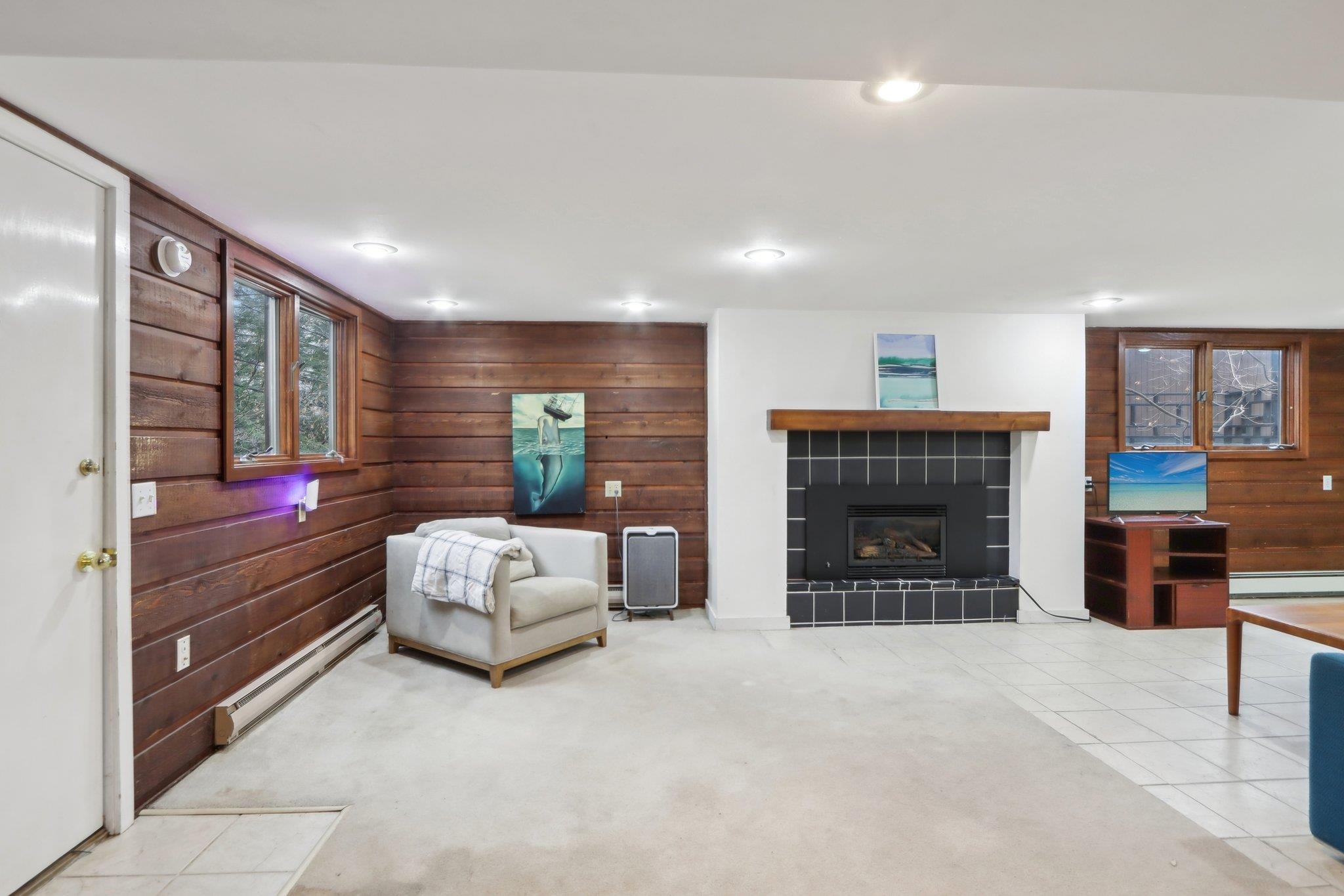3934 Plymouth Circle