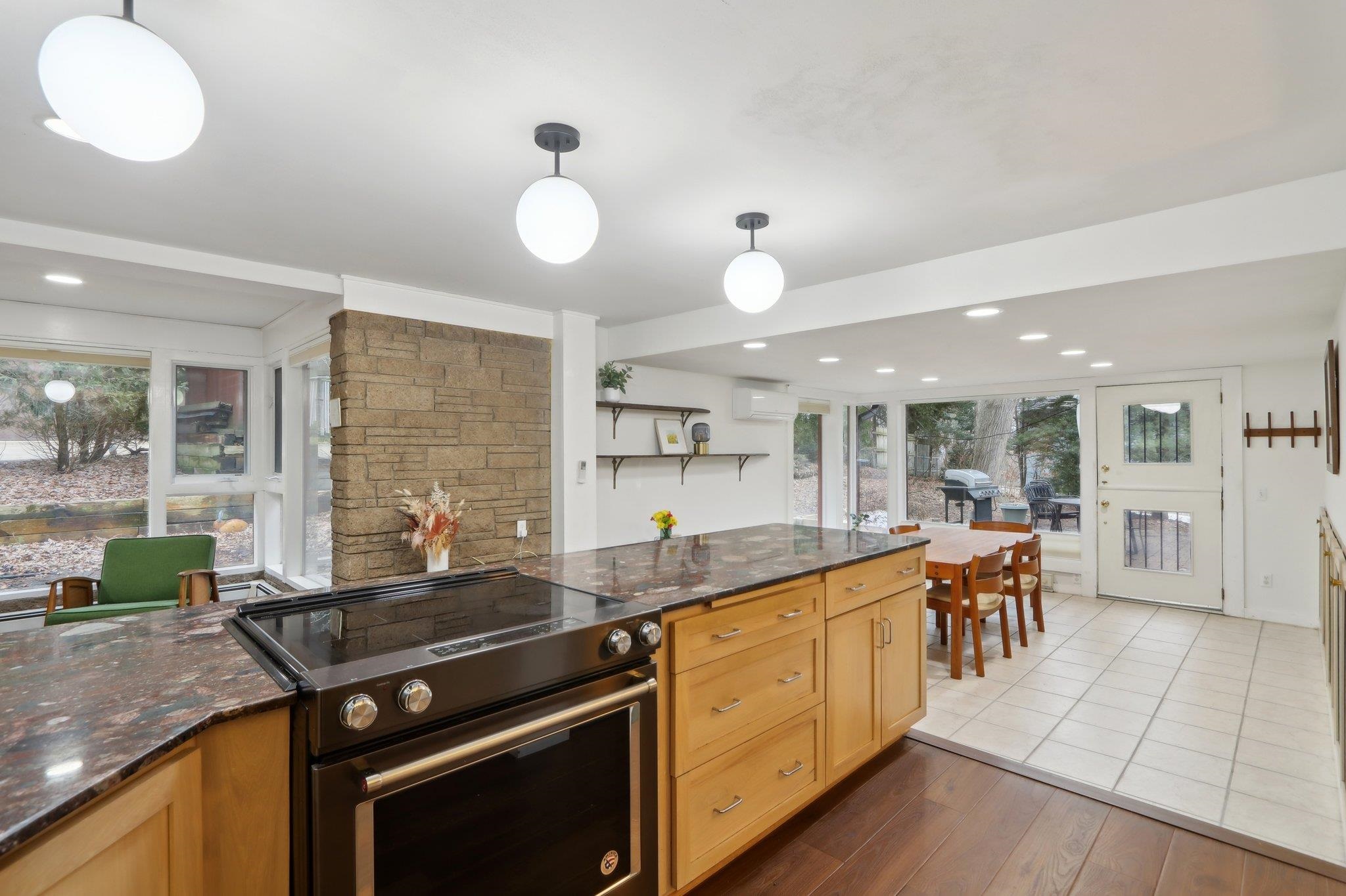 3934 Plymouth Circle