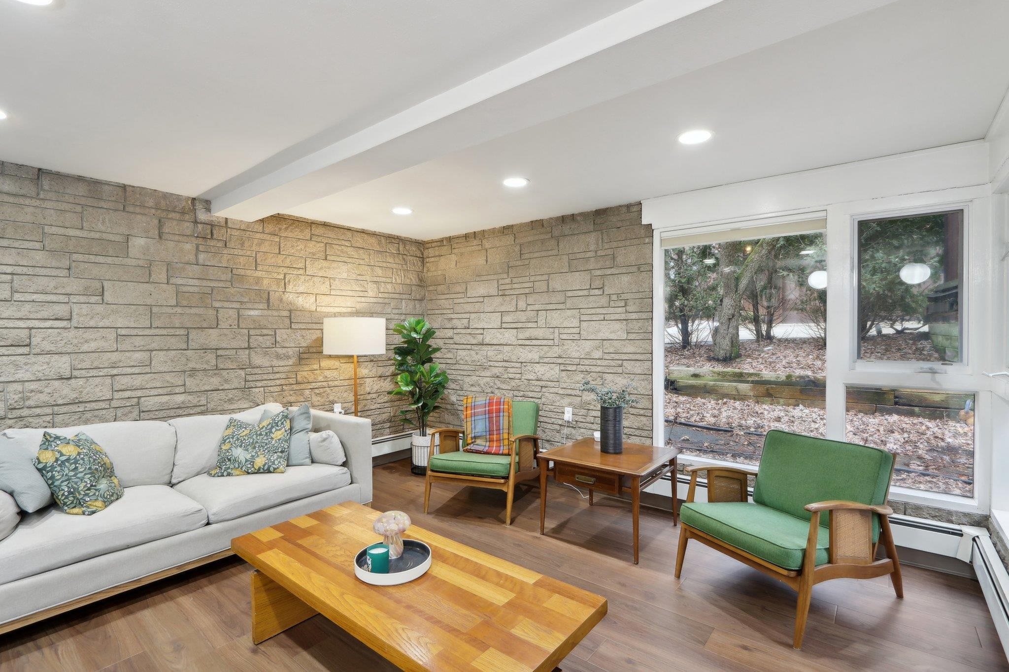 3934 Plymouth Circle
