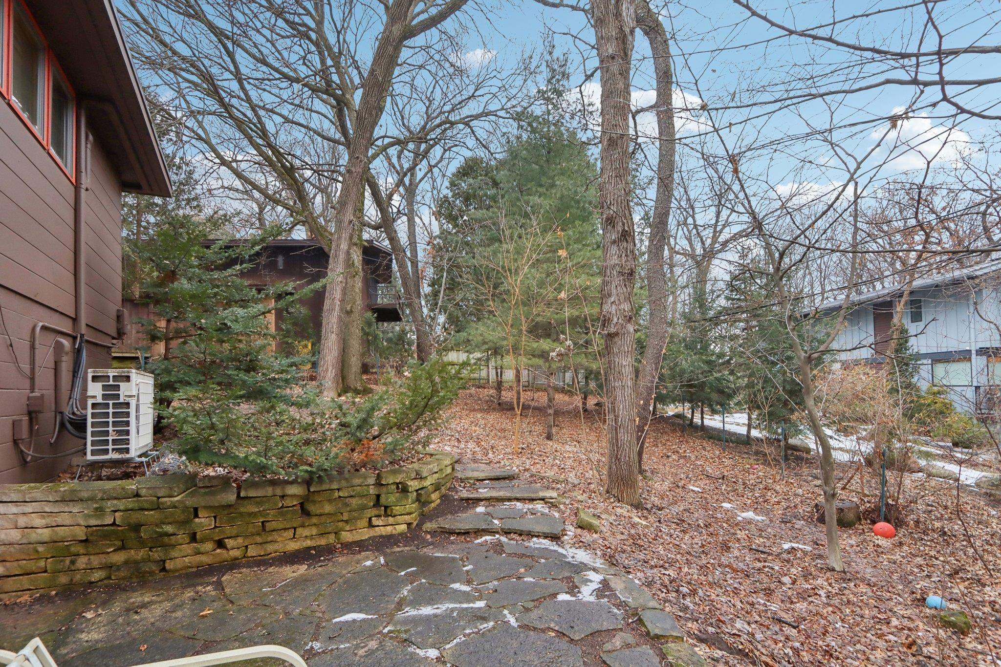 3934 Plymouth Circle