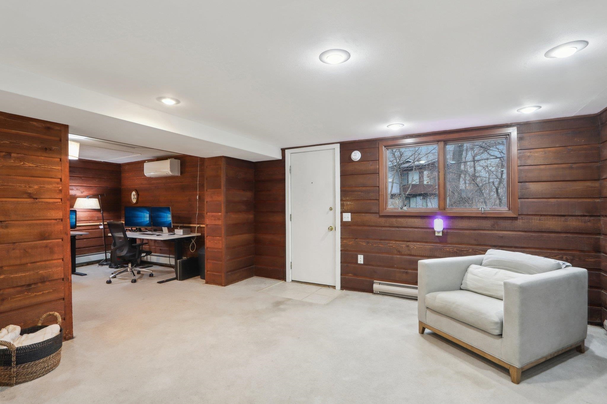3934 Plymouth Circle