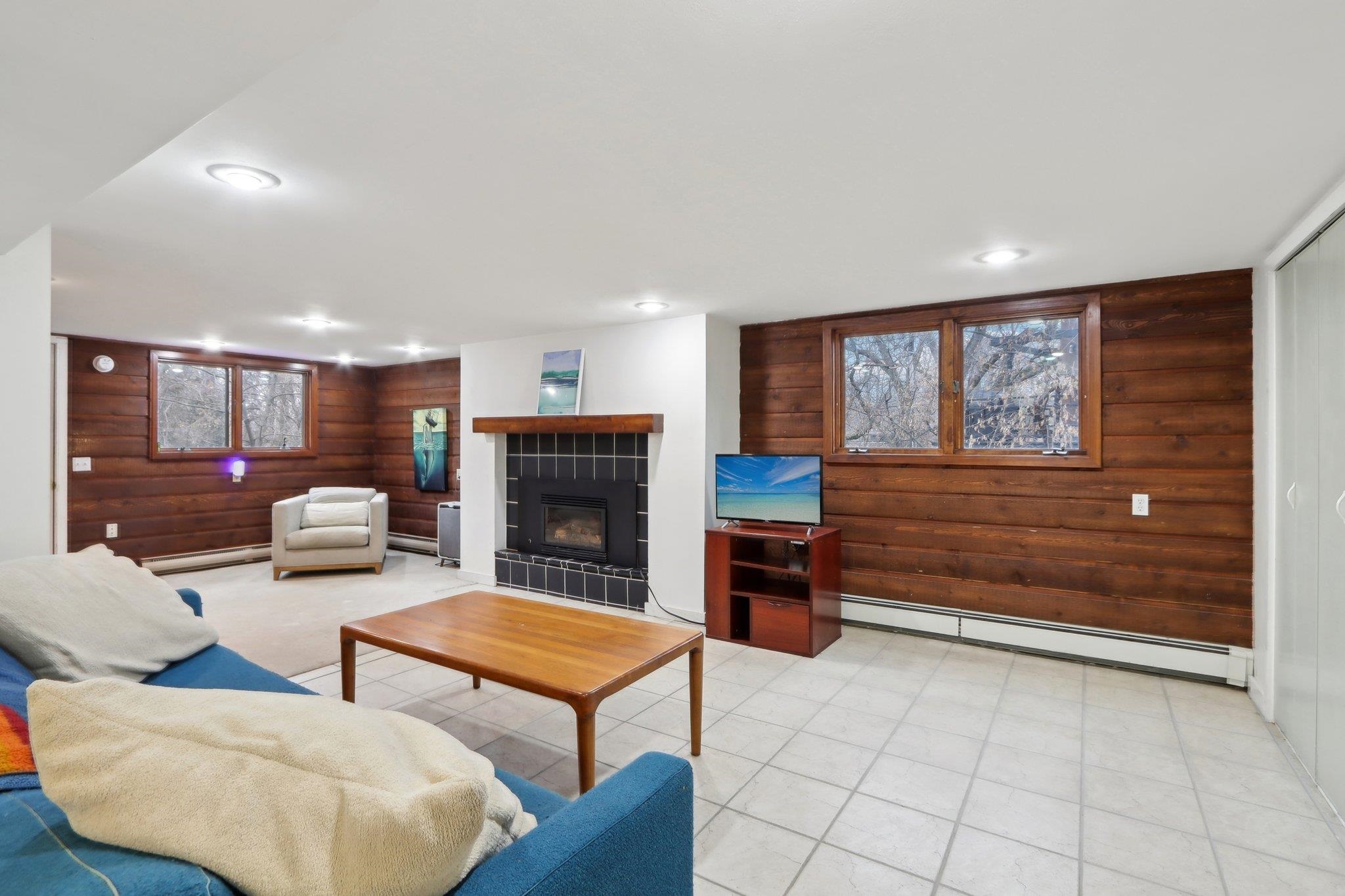 3934 Plymouth Circle