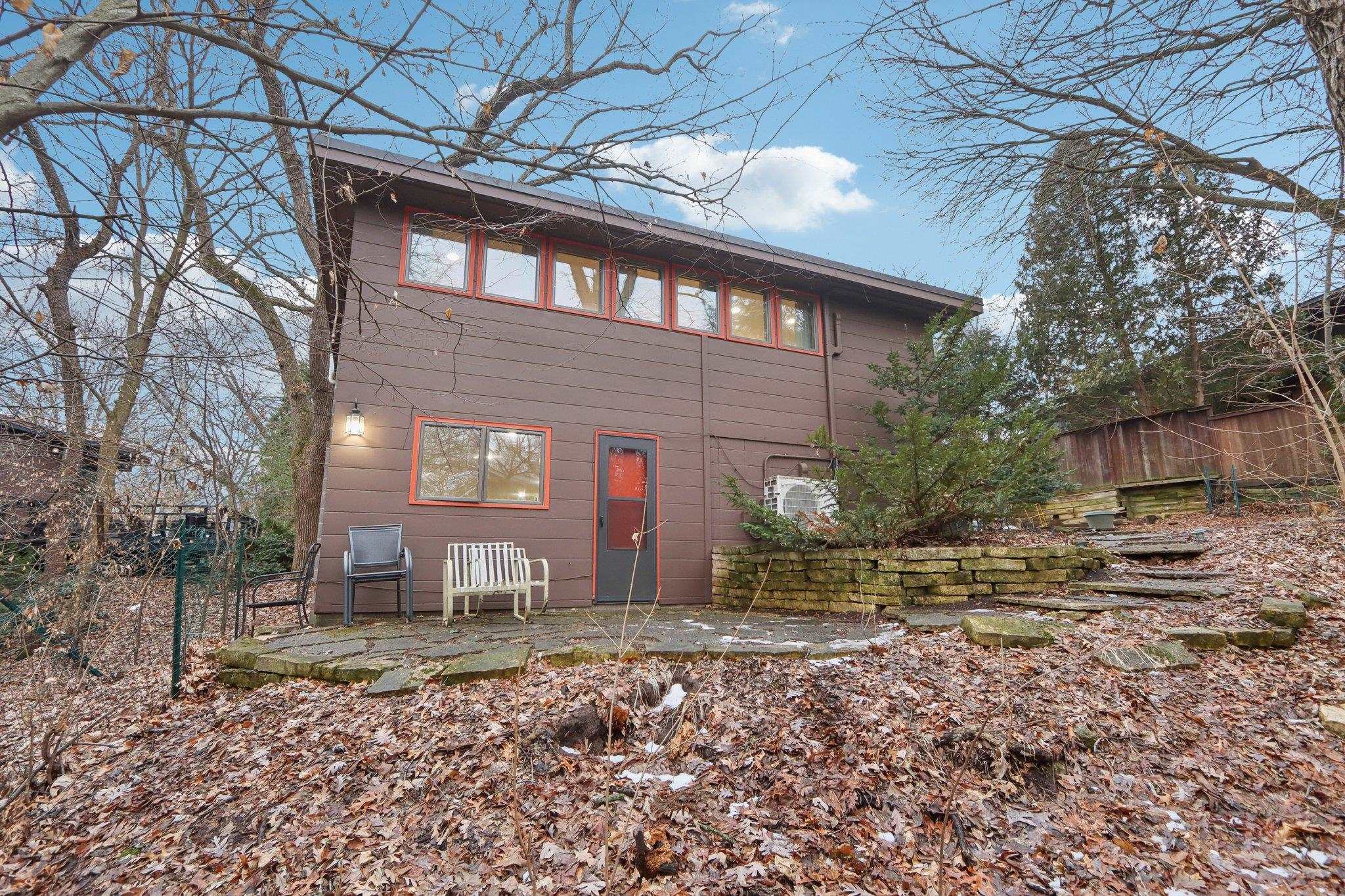 3934 Plymouth Circle