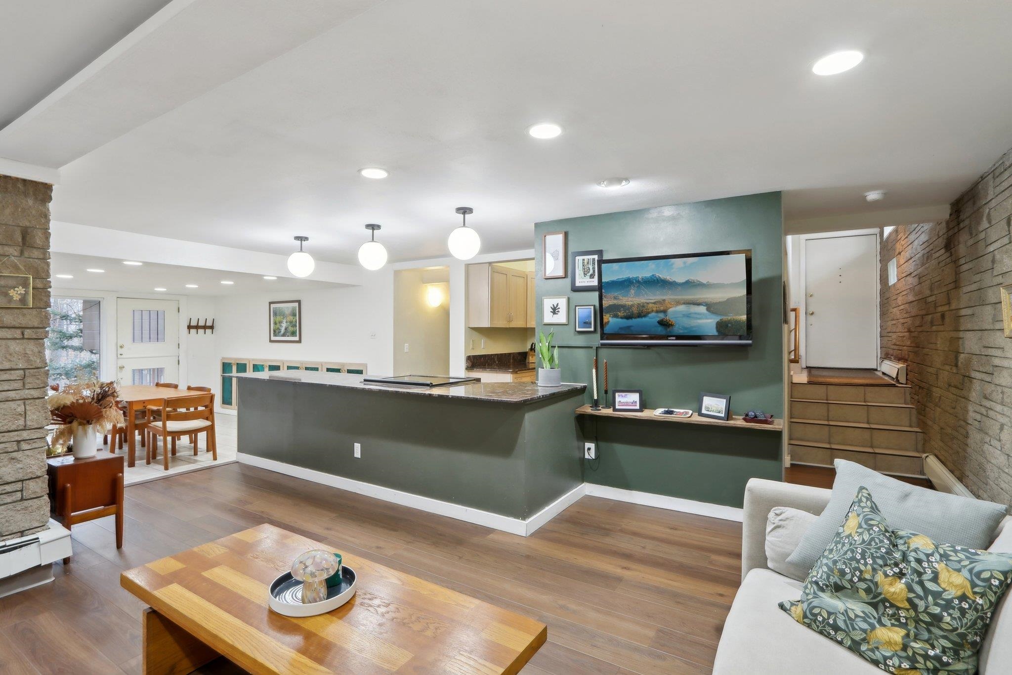 3934 Plymouth Circle