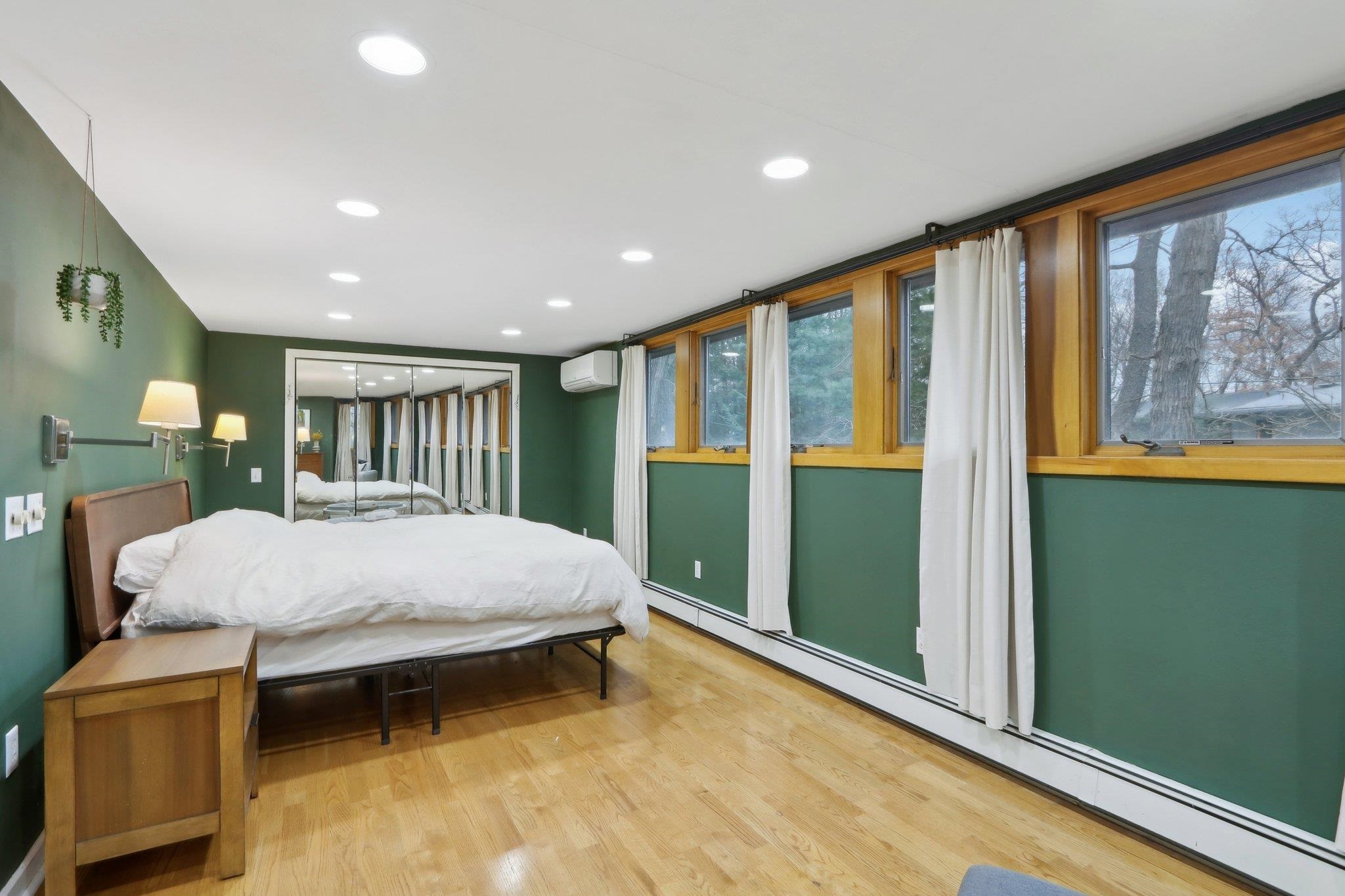 3934 Plymouth Circle