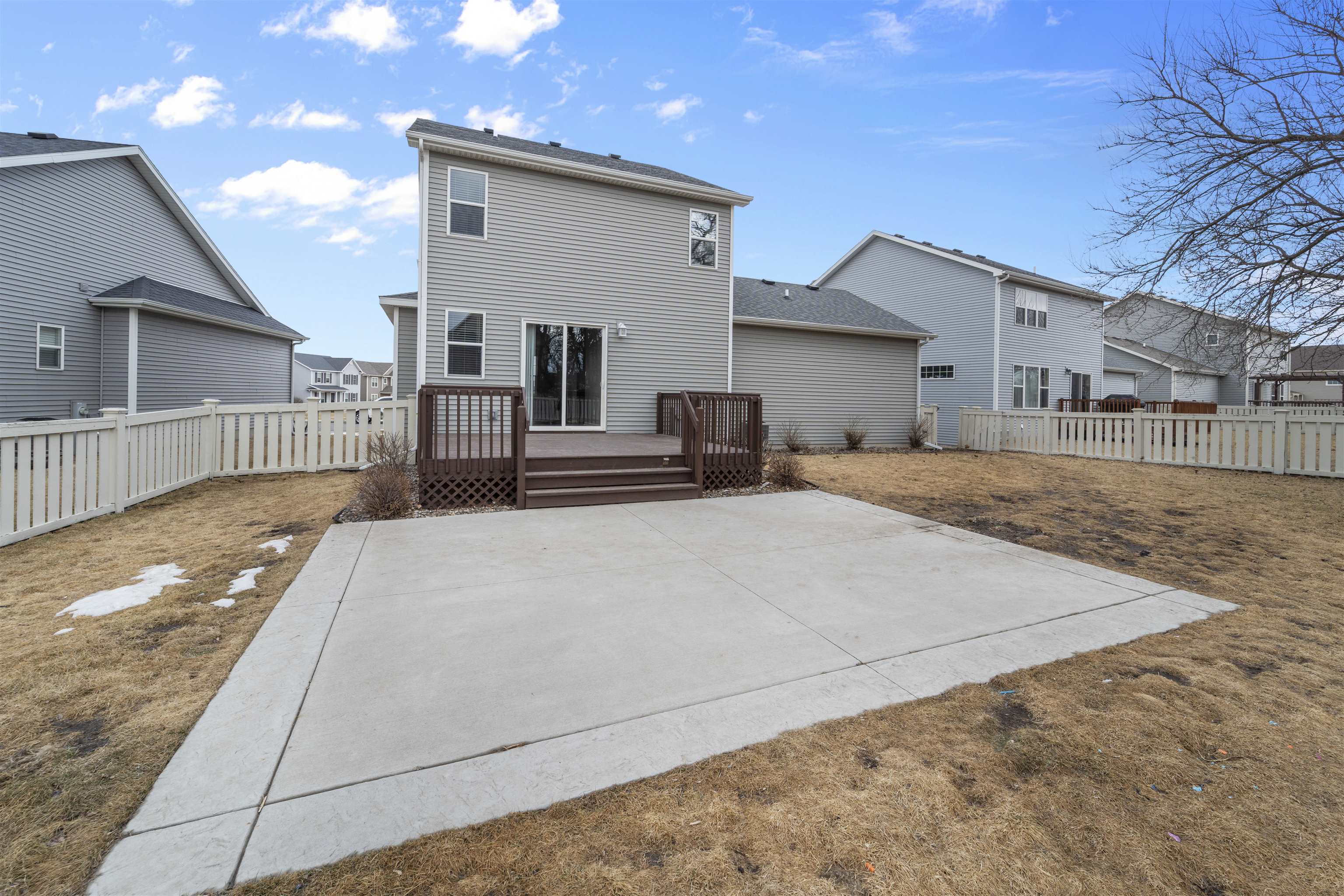 10211 Meandering Way