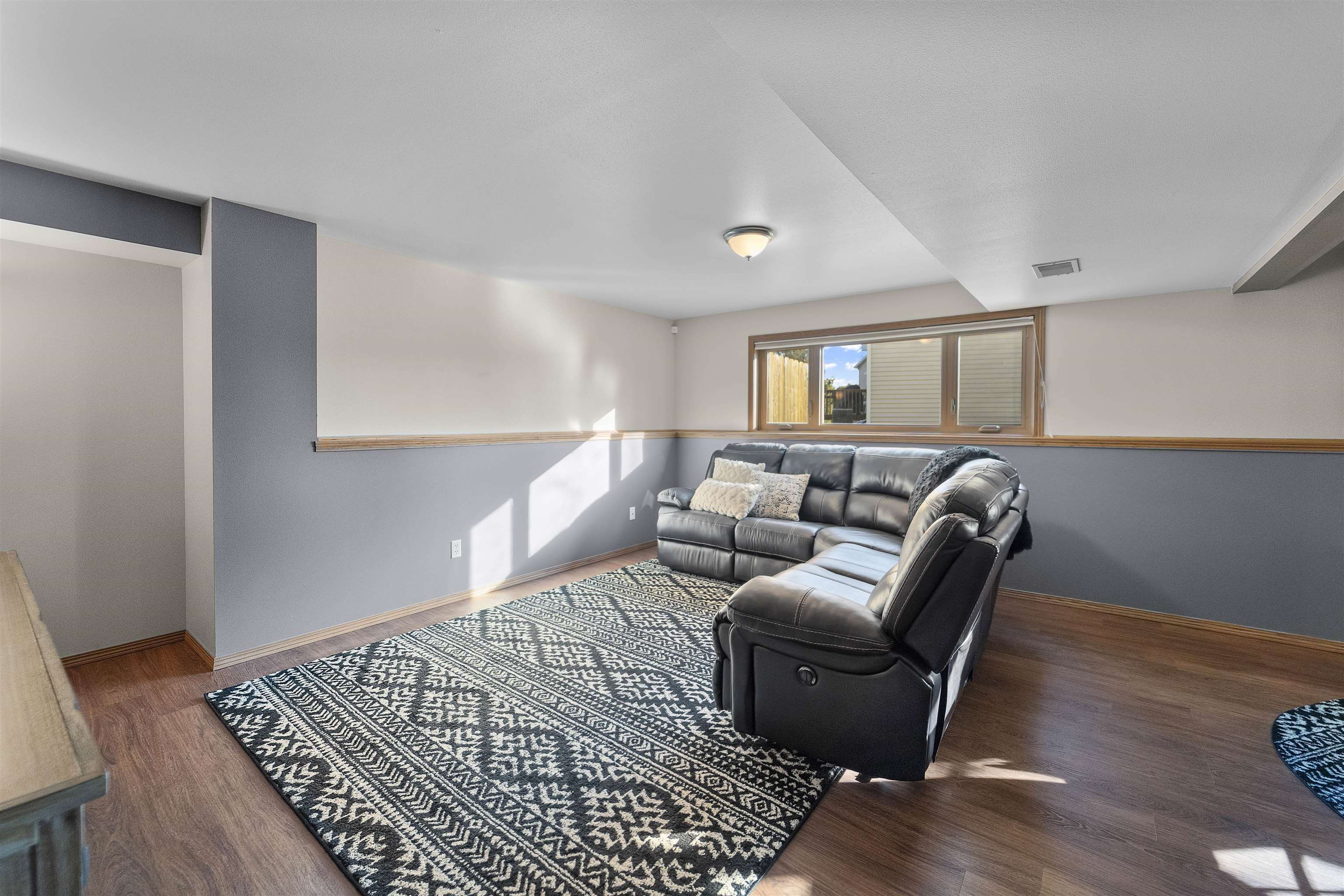 17 Autumnwood Circle
