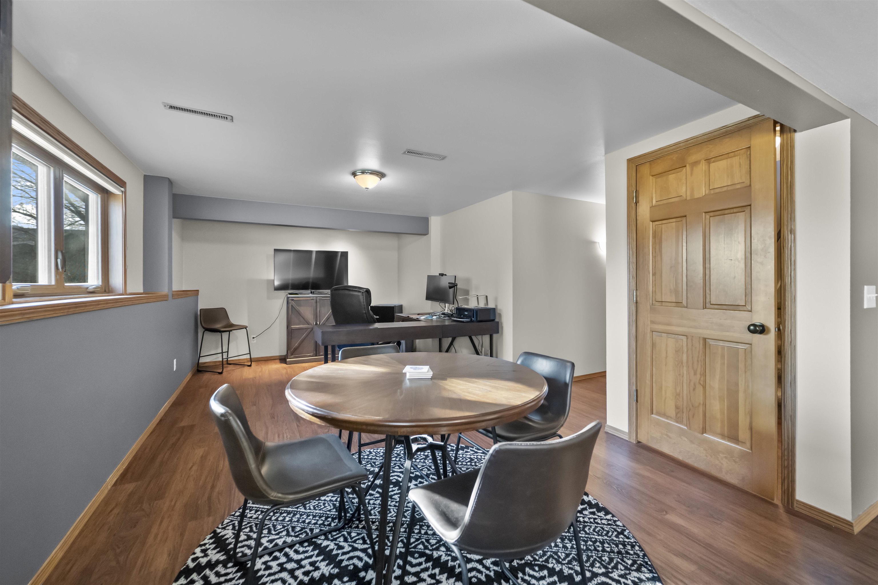 17 Autumnwood Circle