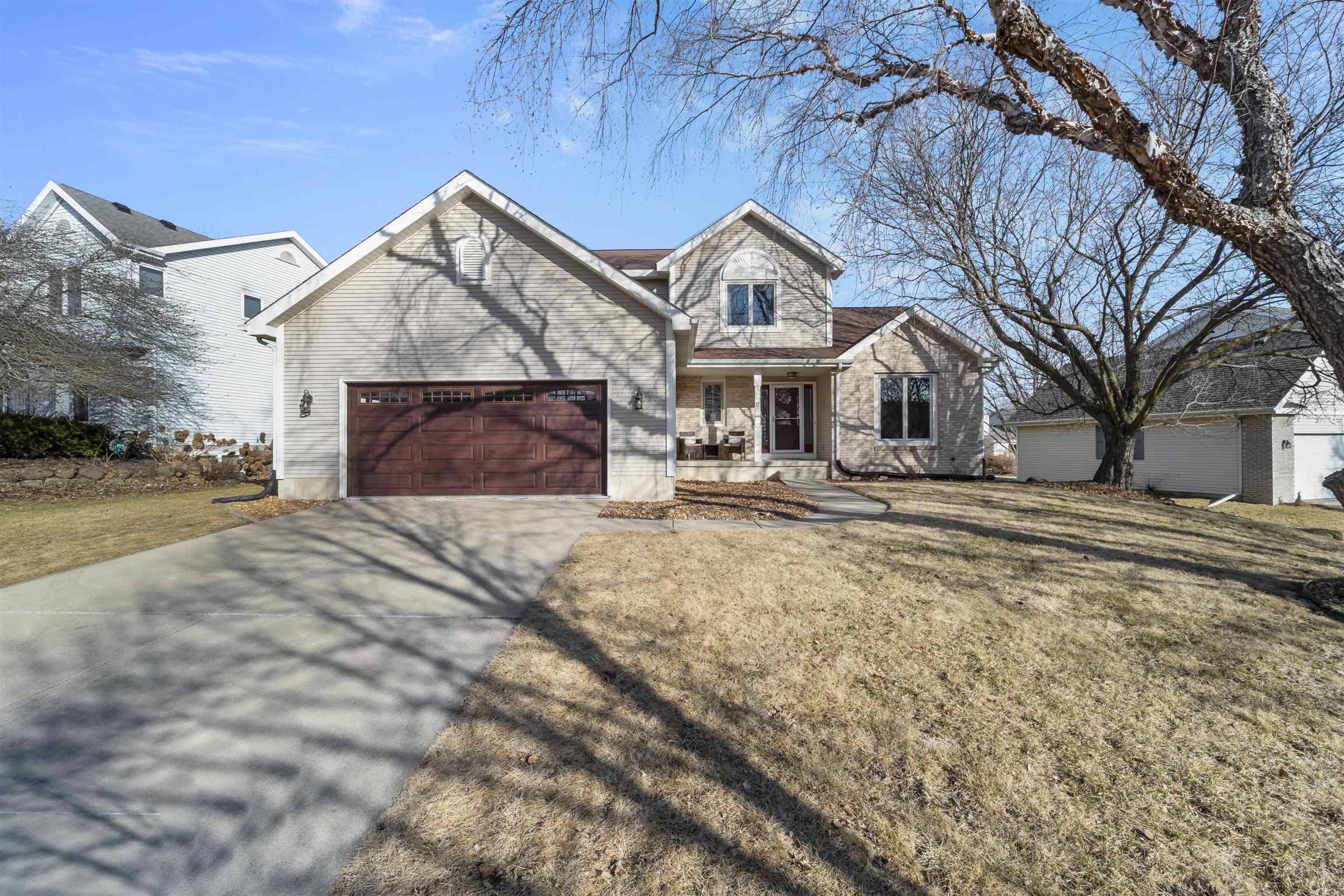 17 Autumnwood Circle