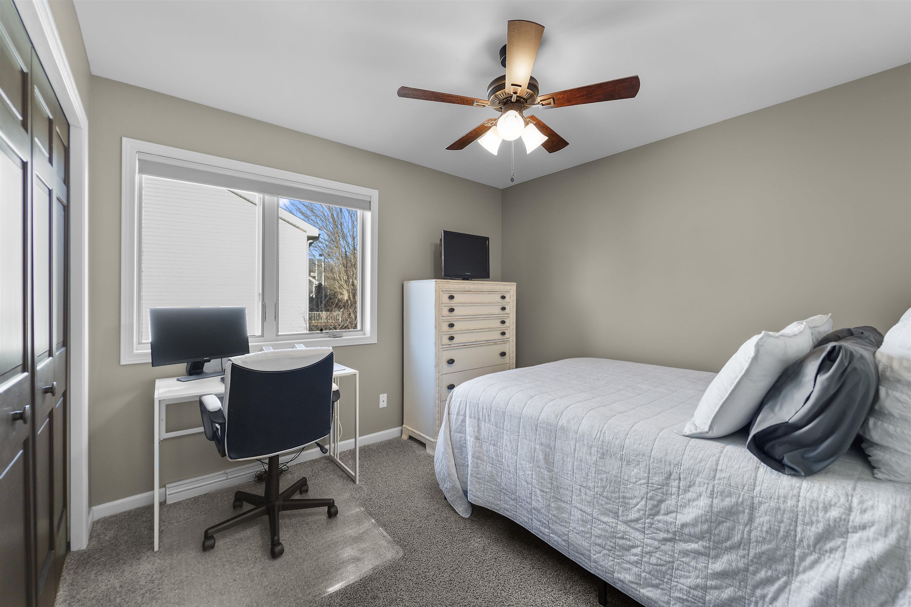 17 Autumnwood Circle