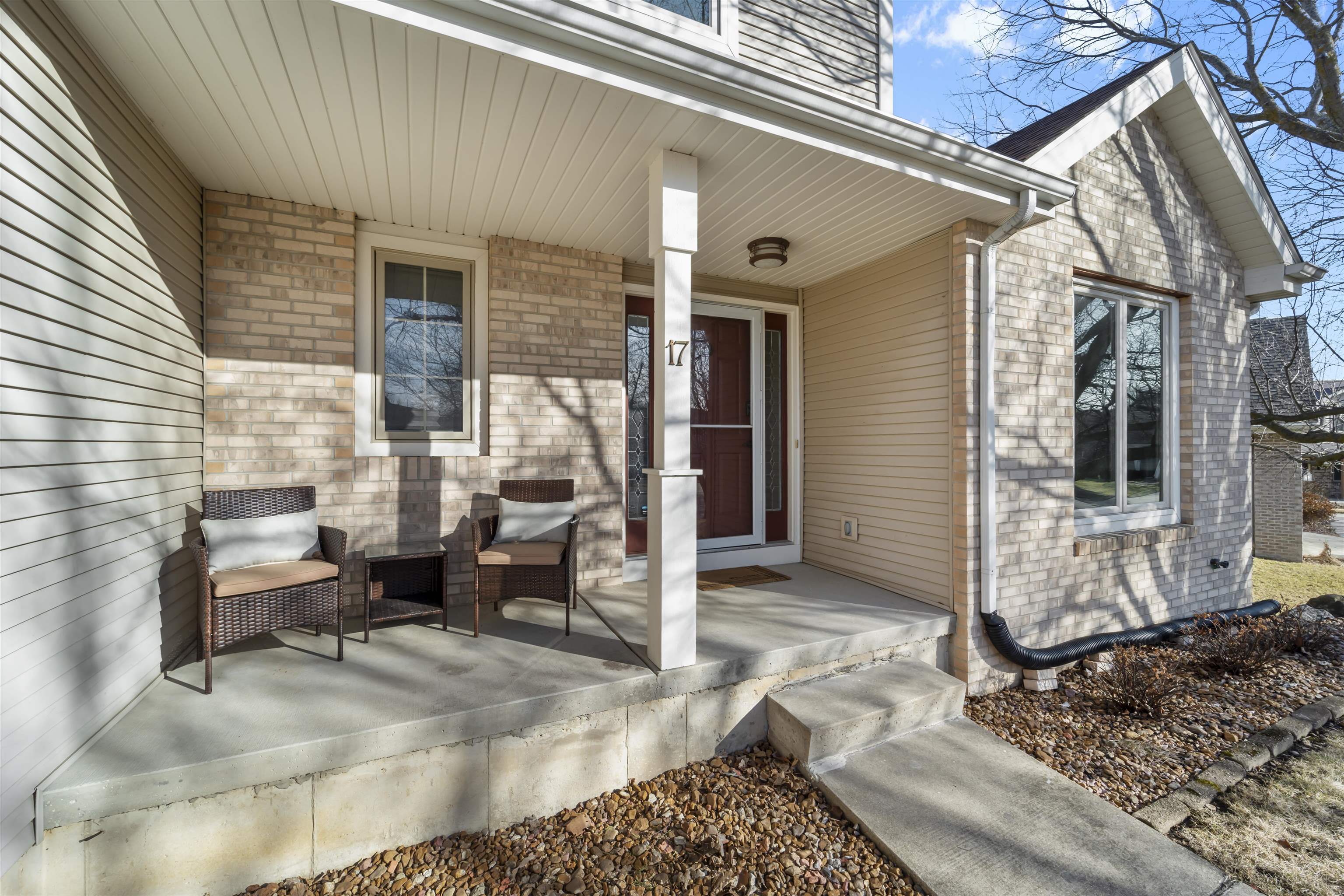 17 Autumnwood Circle