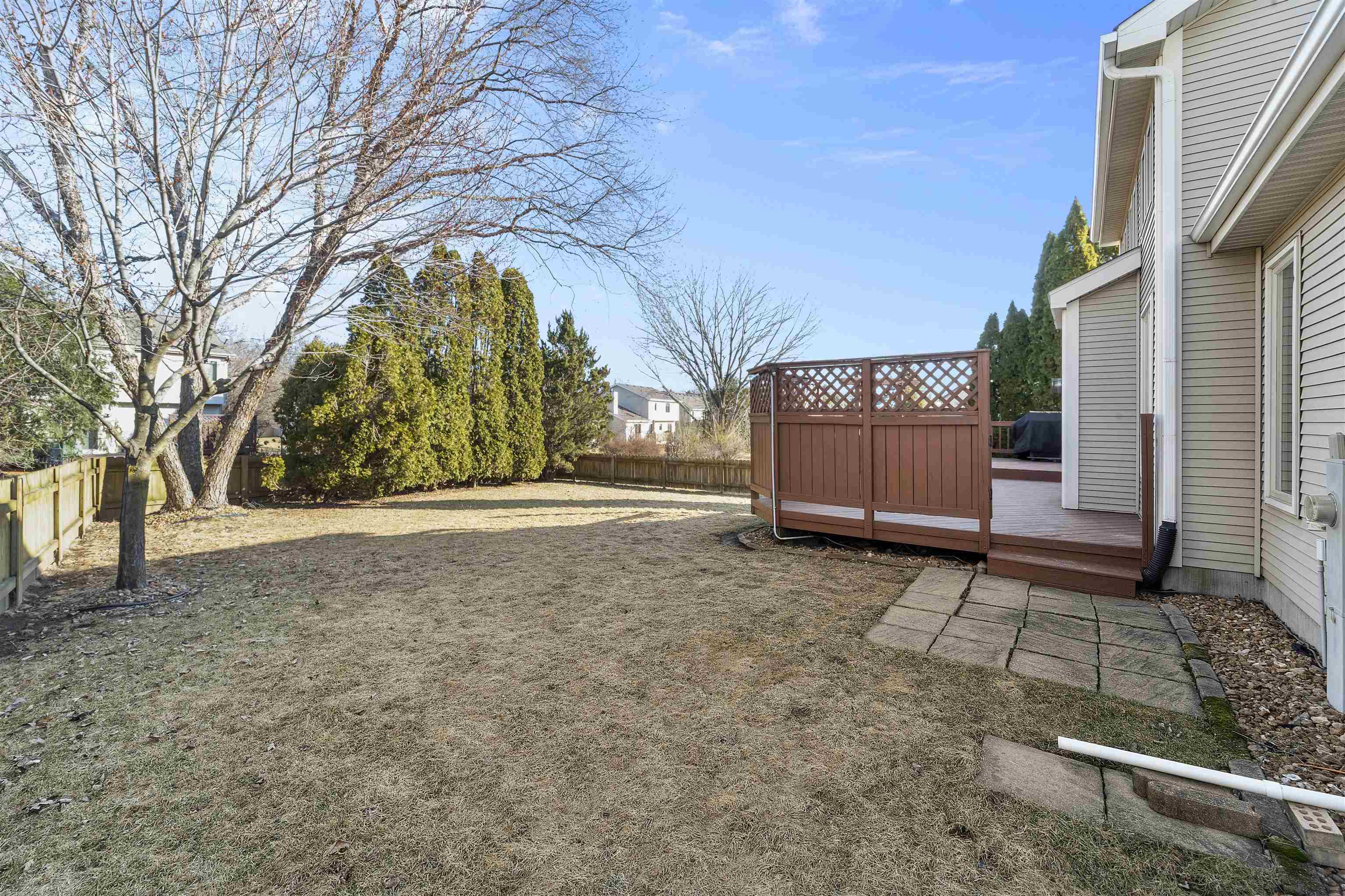 17 Autumnwood Circle