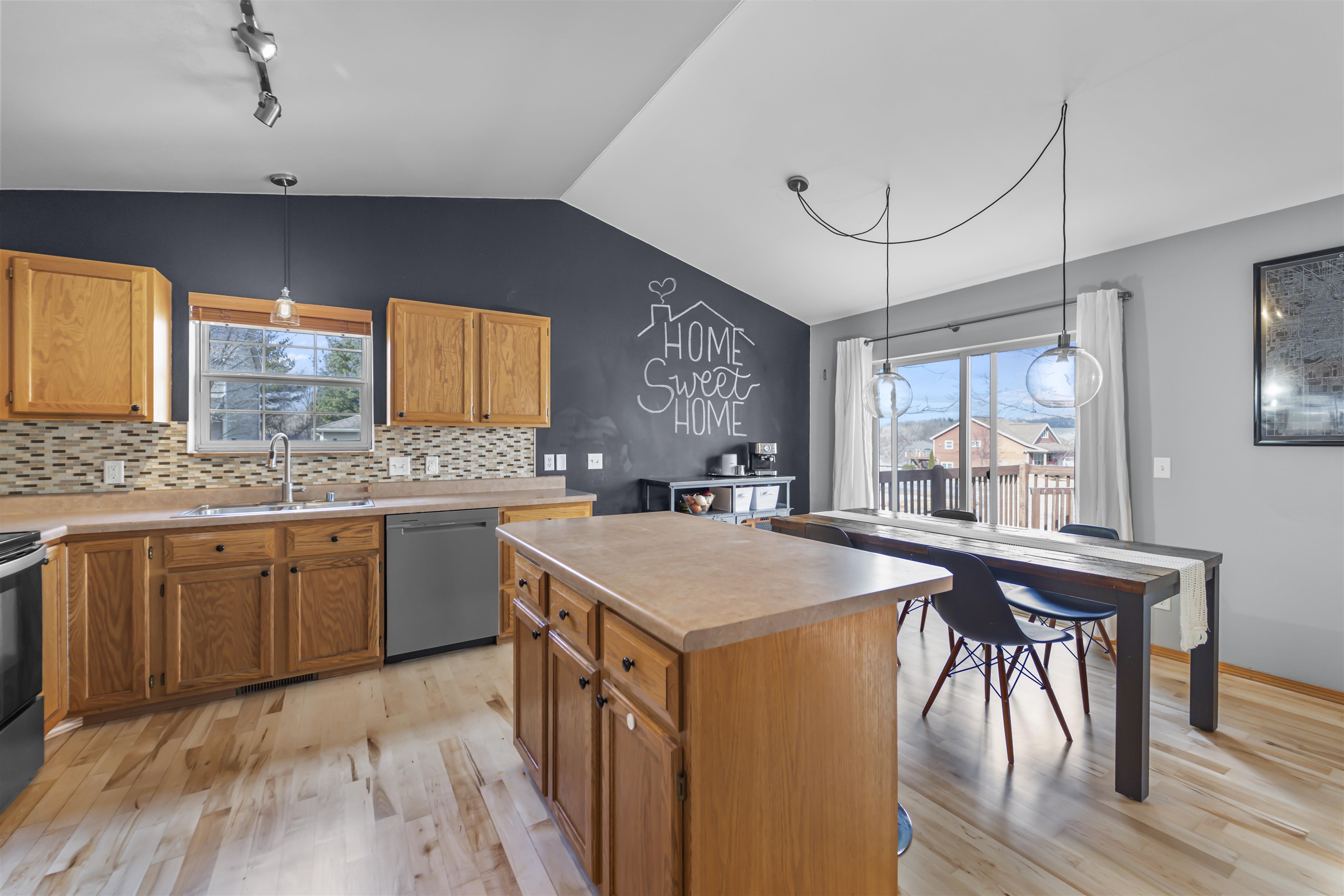 7884 Wood Reed Drive