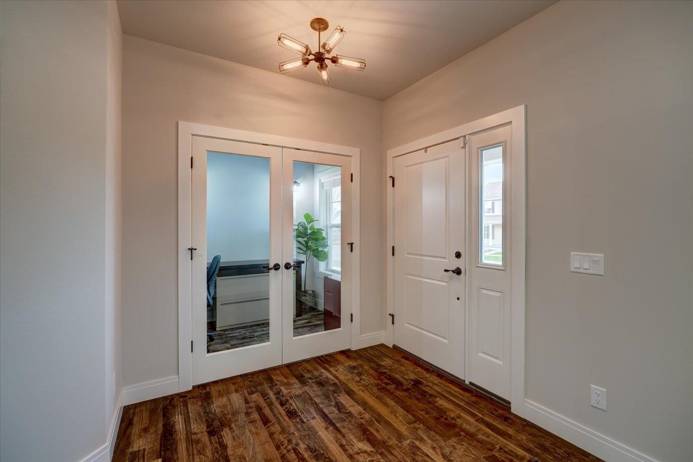 8947 Ancient Oak Lane