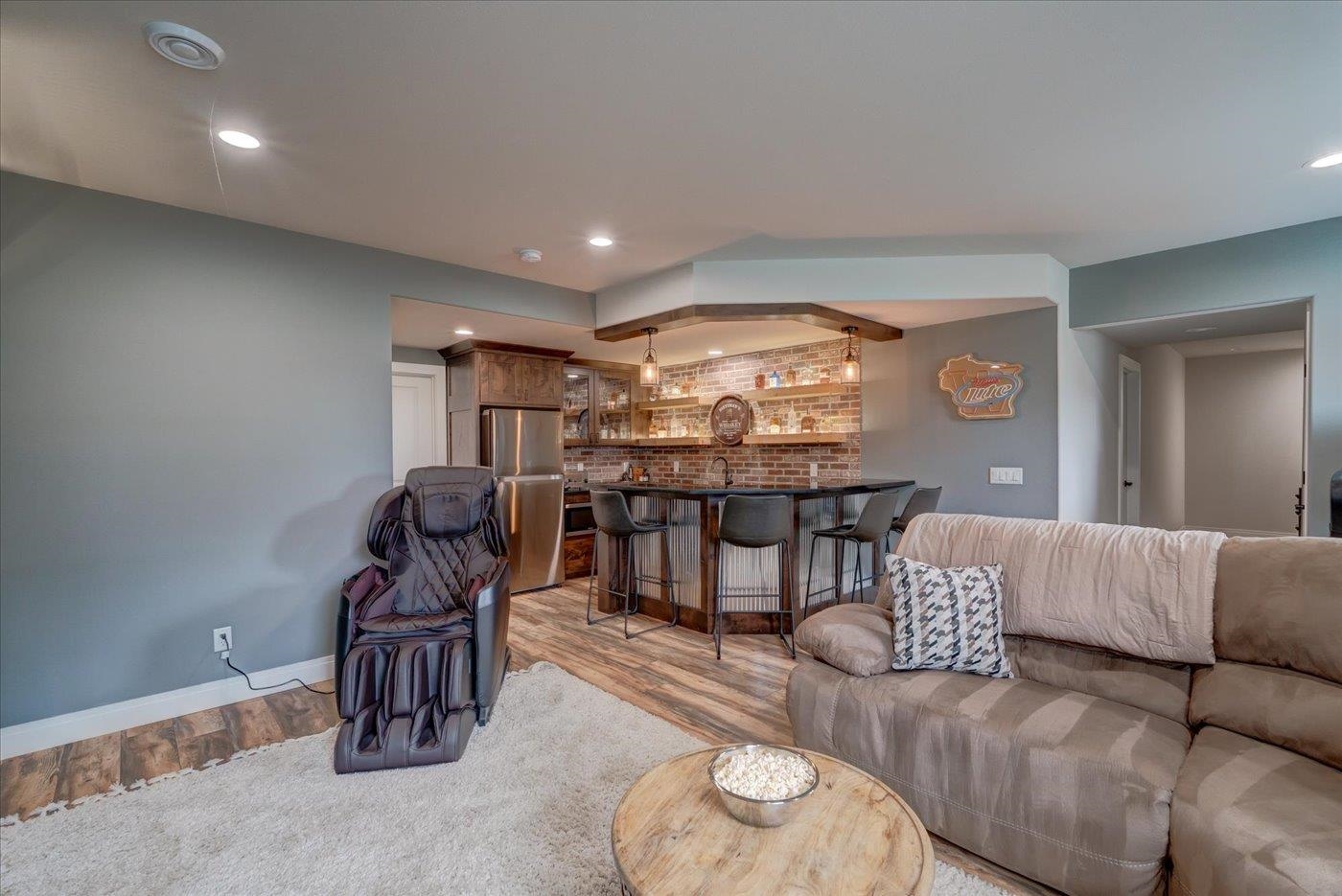 8947 Ancient Oak Lane