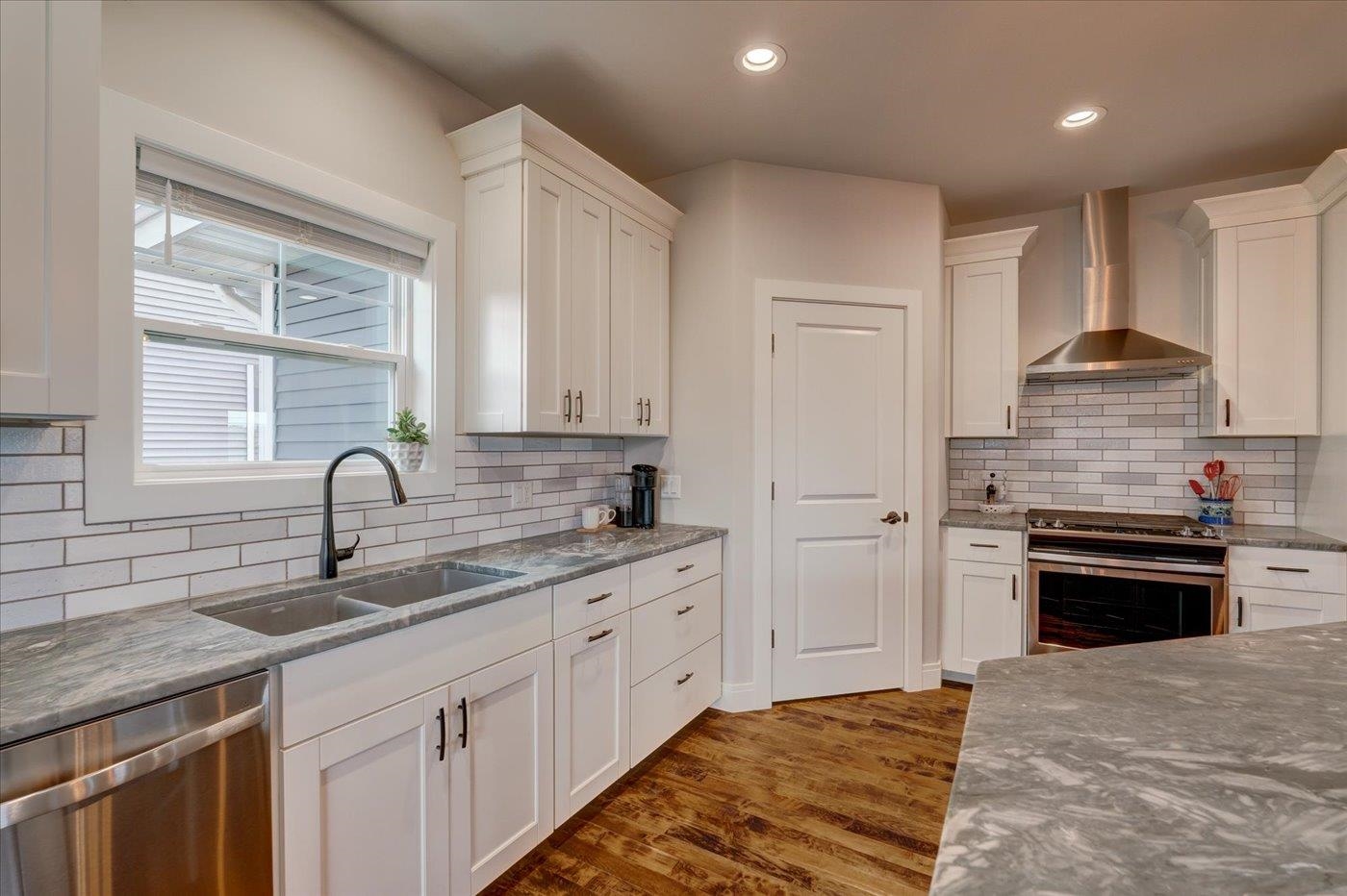 8947 Ancient Oak Lane
