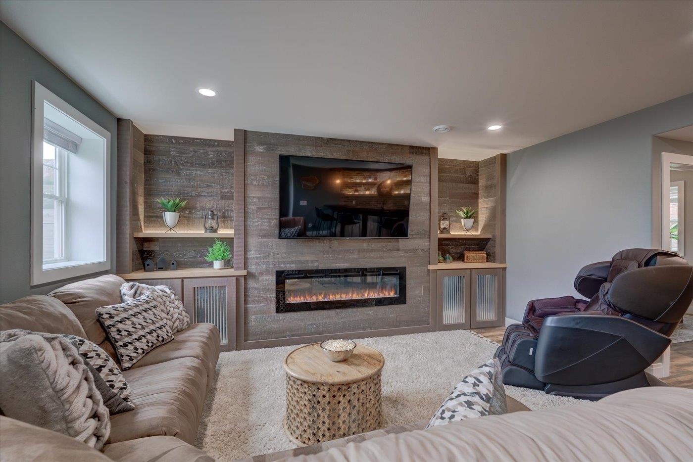 8947 Ancient Oak Lane