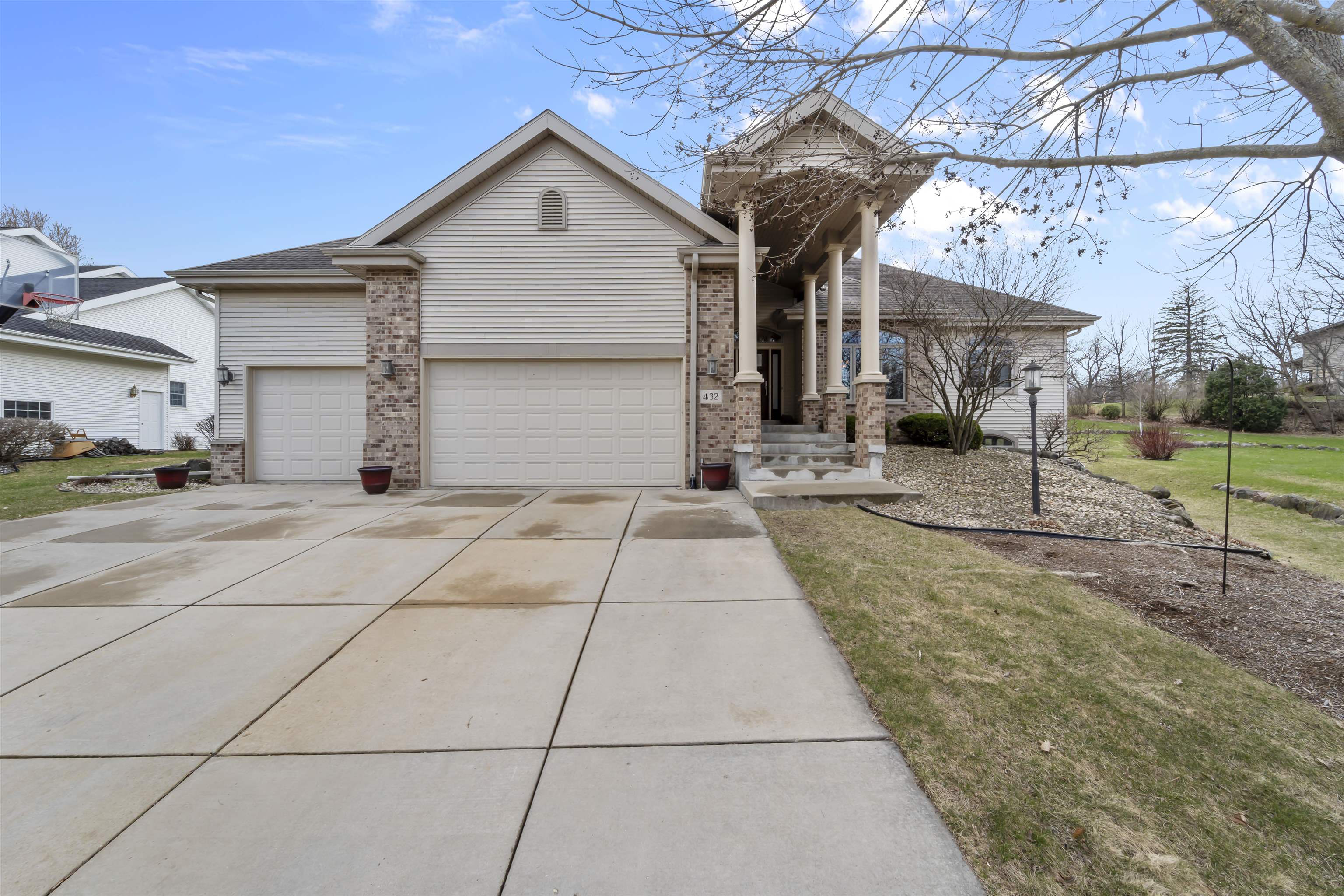 432 Azurene Lane