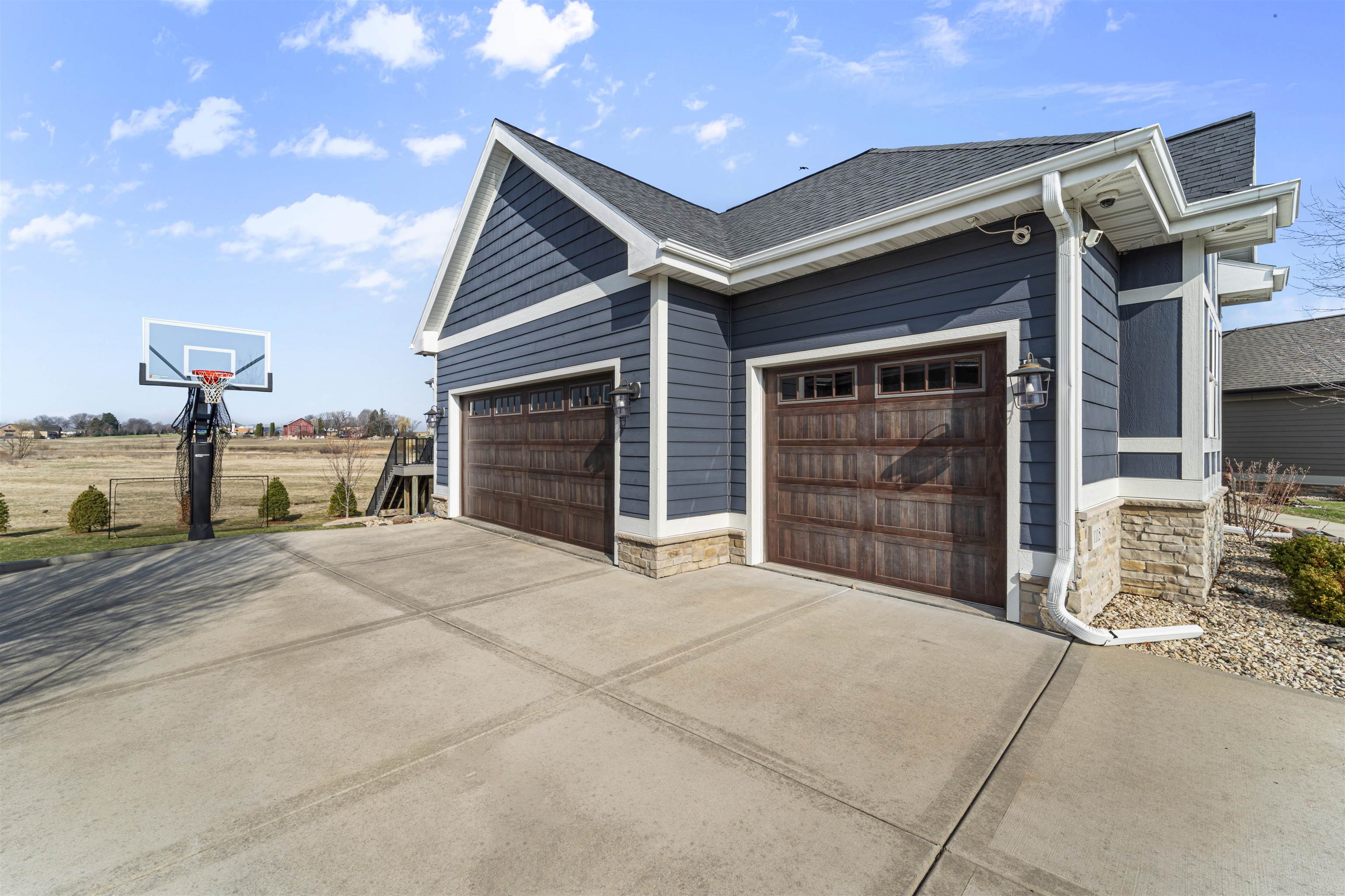 1115 Guinness Street
