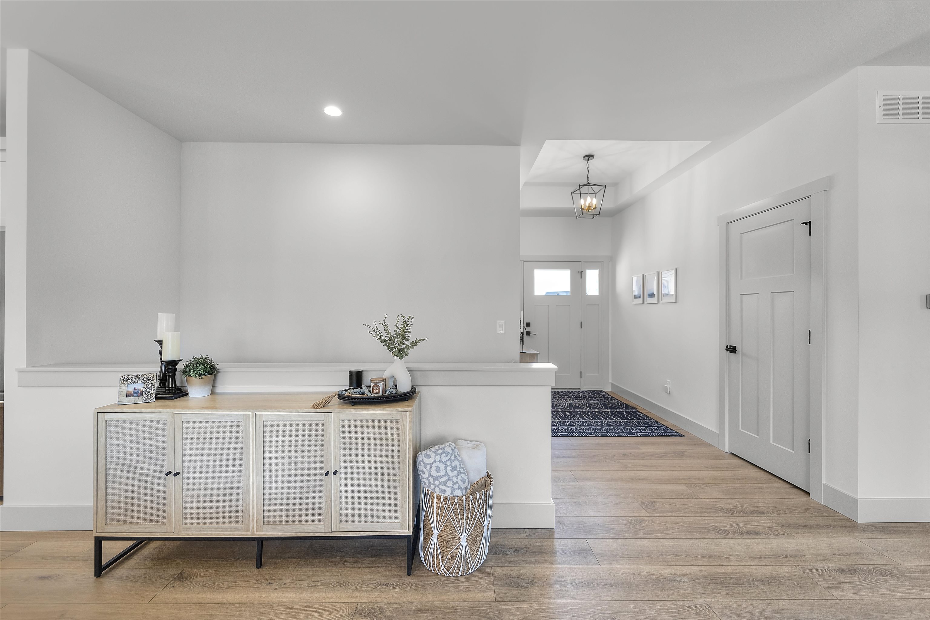 6245 Ronald Reagan Drive