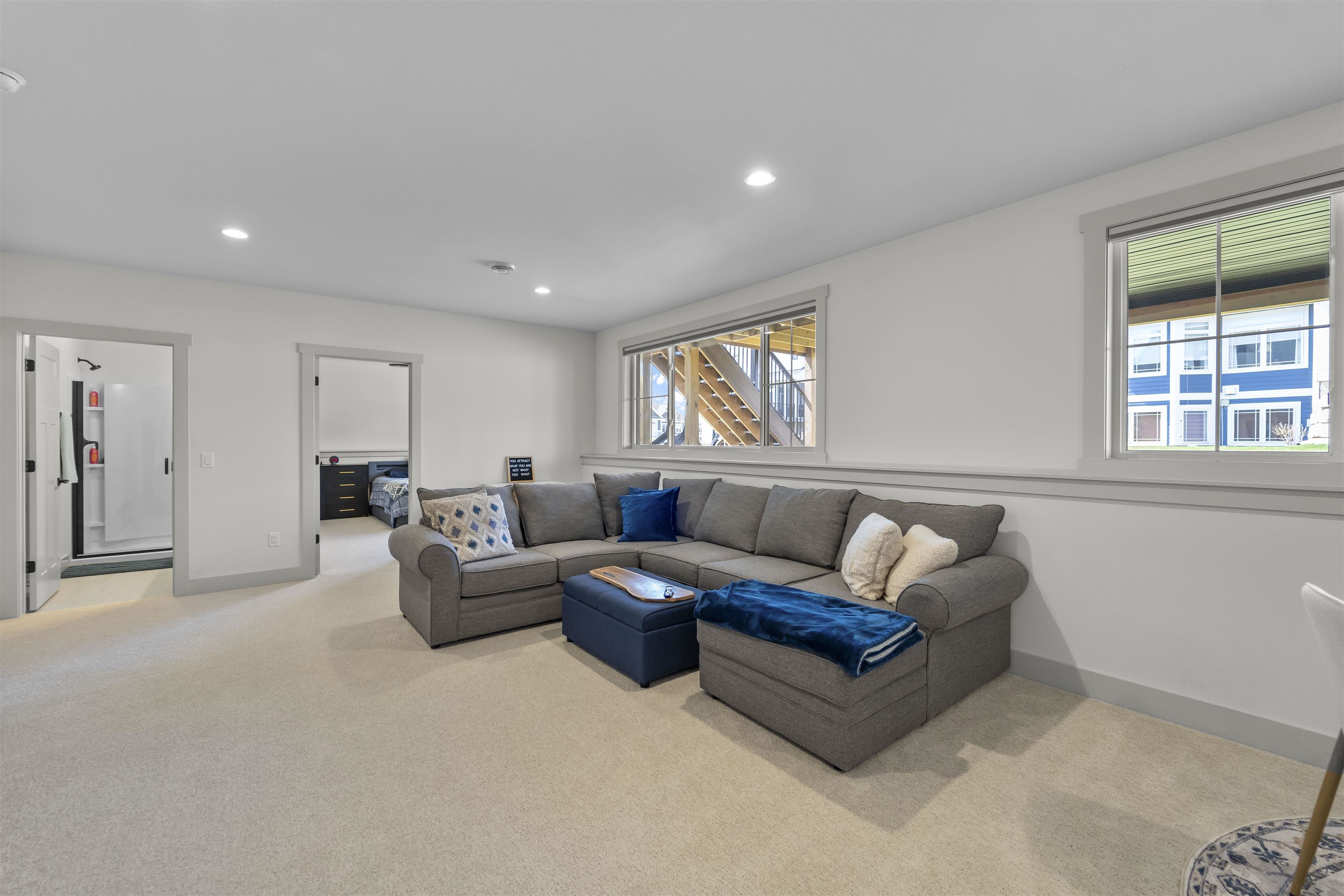 6245 Ronald Reagan Drive