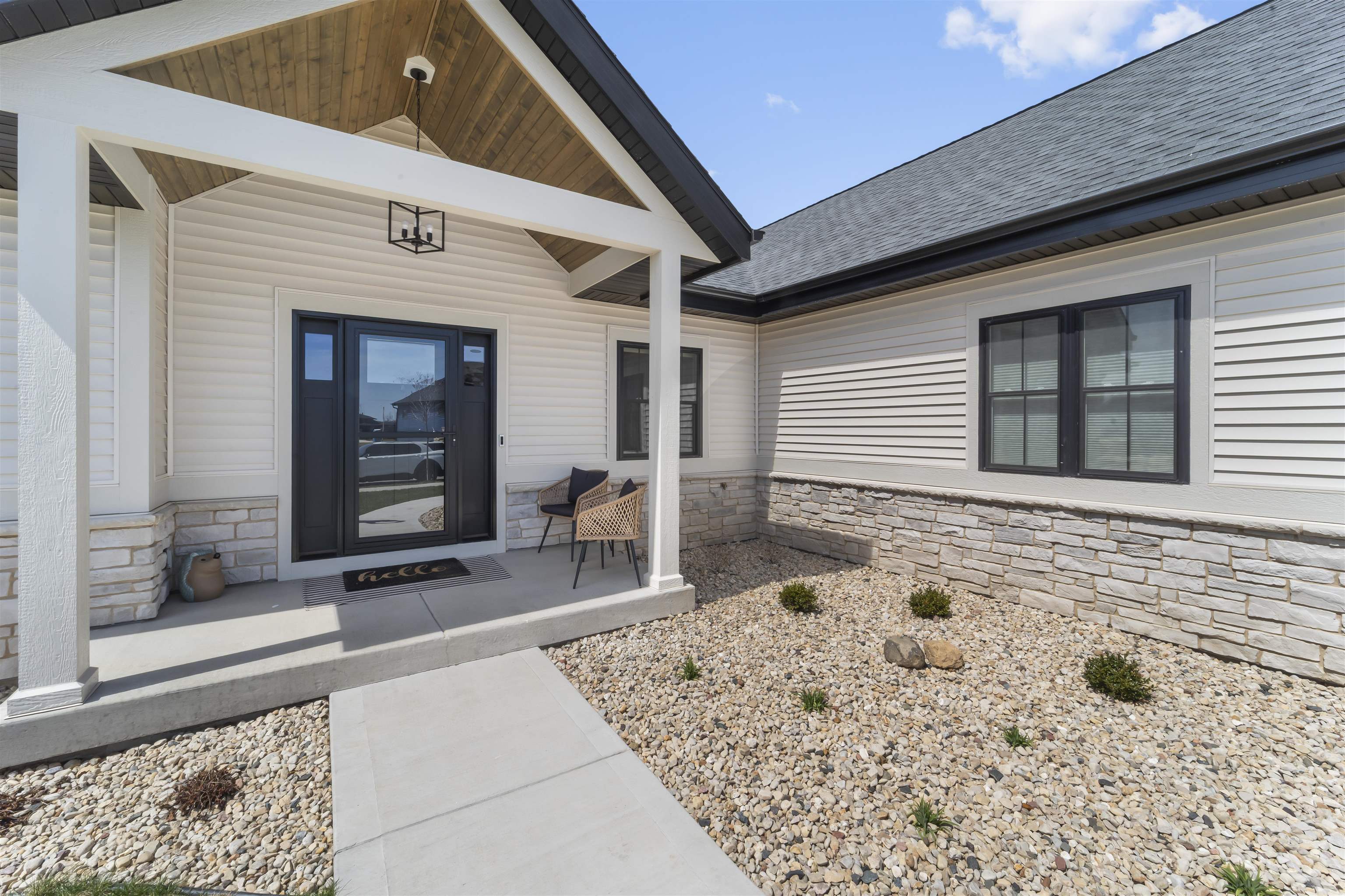 6245 Ronald Reagan Drive