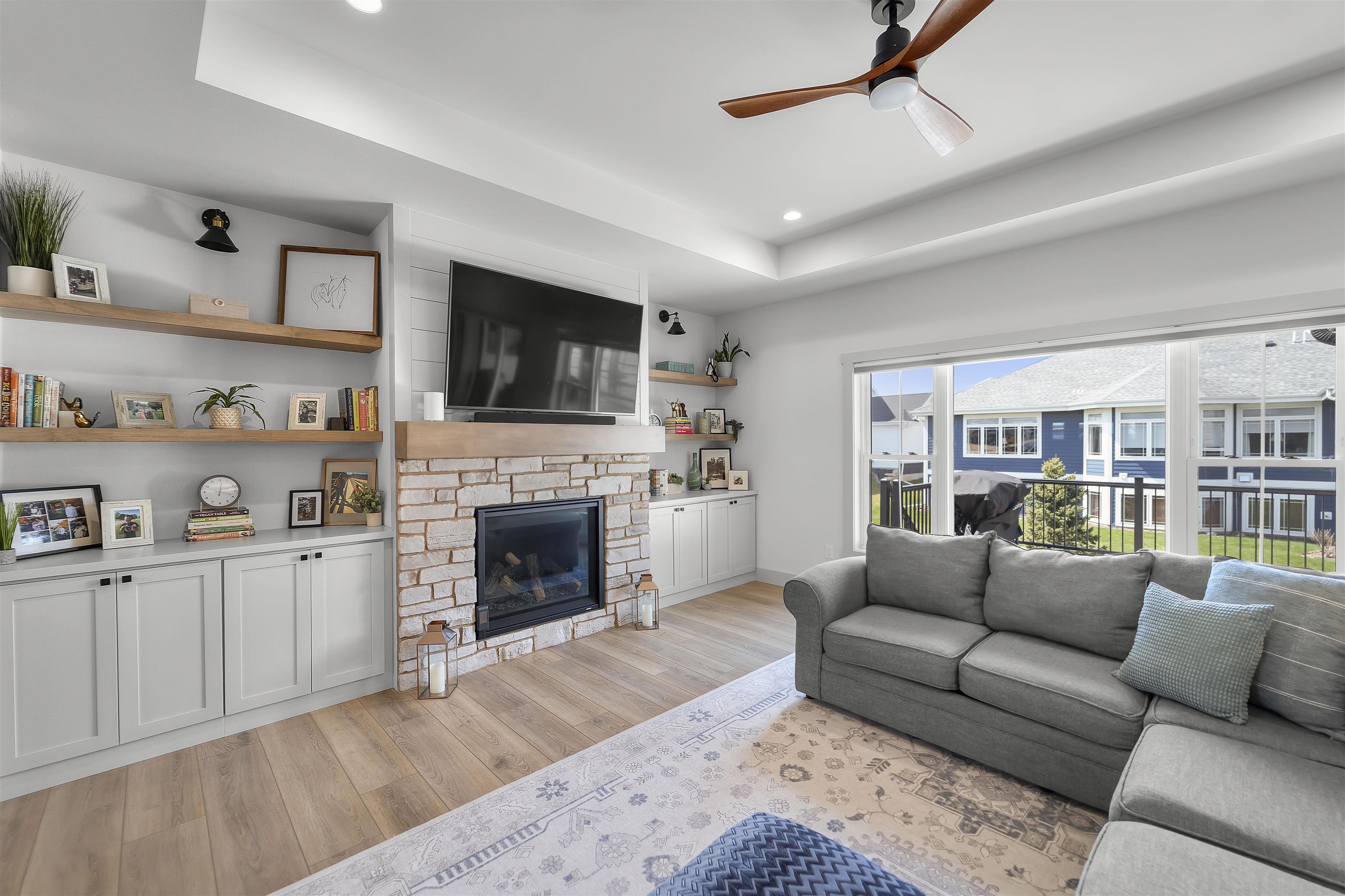 6245 Ronald Reagan Drive