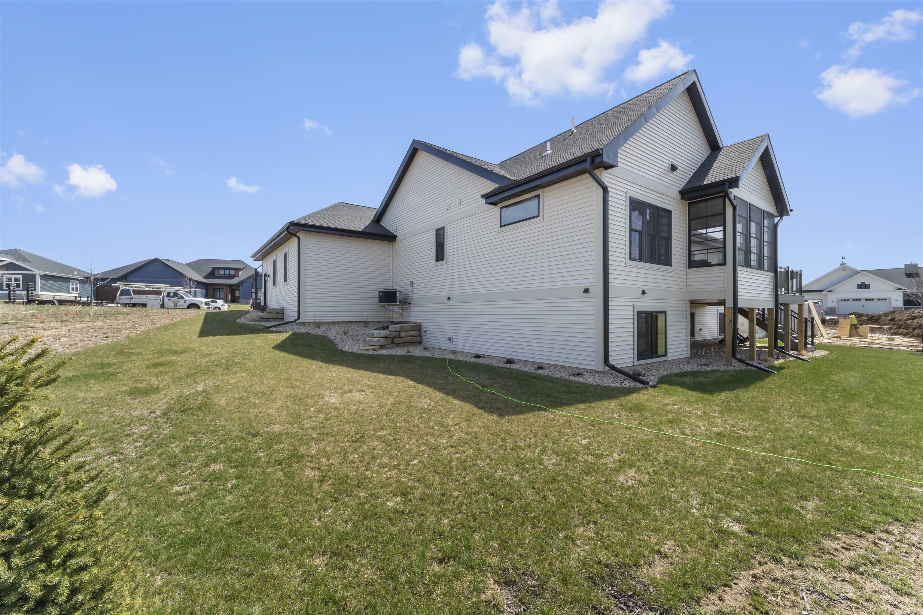 6245 Ronald Reagan Drive