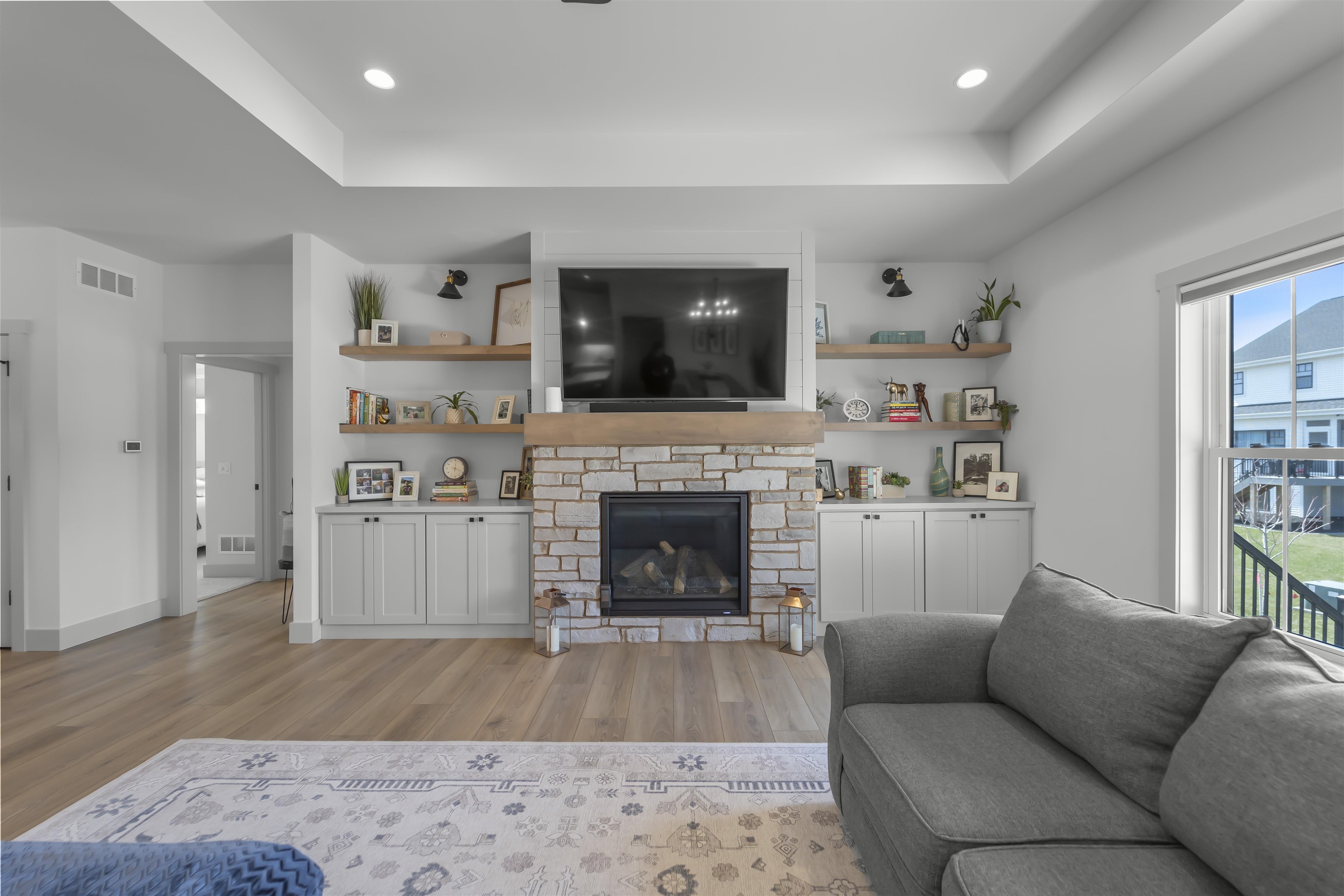 6245 Ronald Reagan Drive