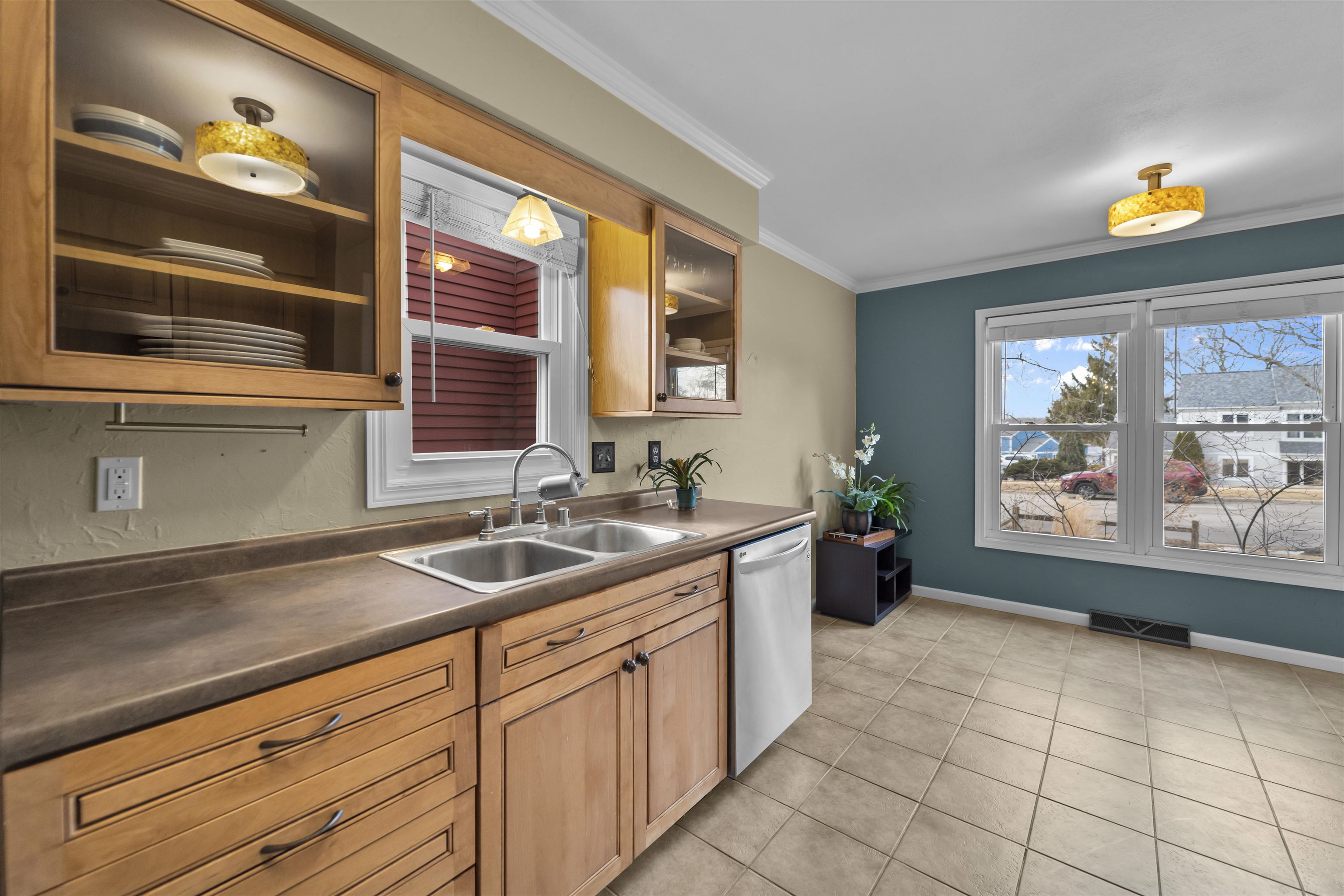 5723 Highland Way