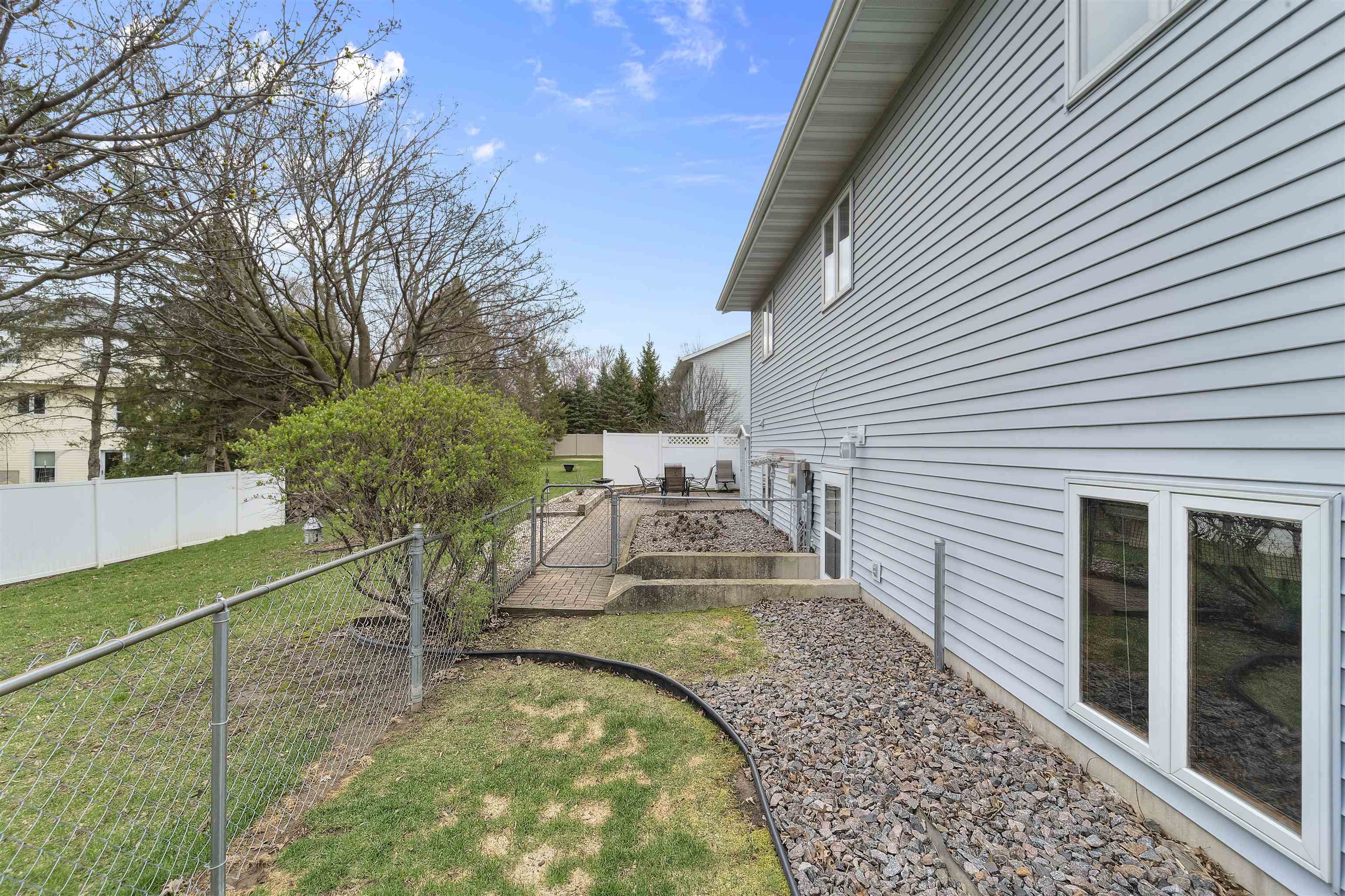 926 Foxfield Road