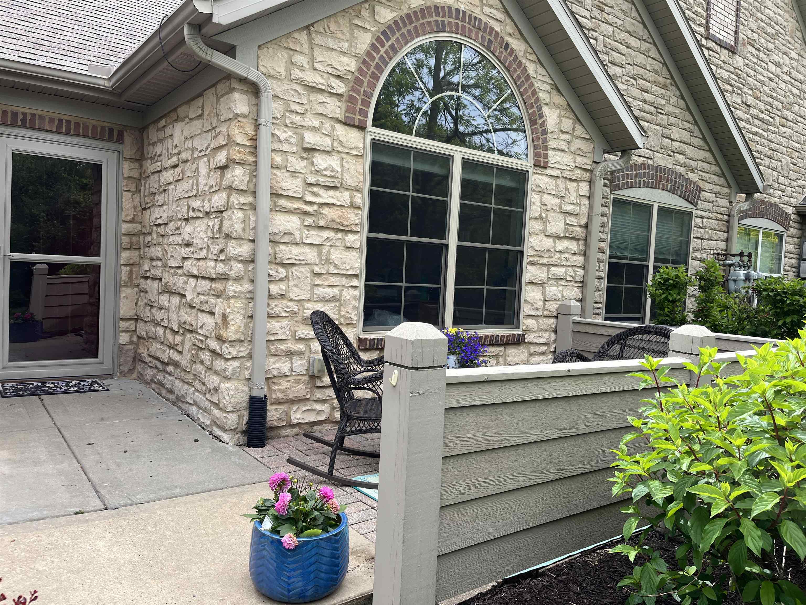 47 Pond View Way