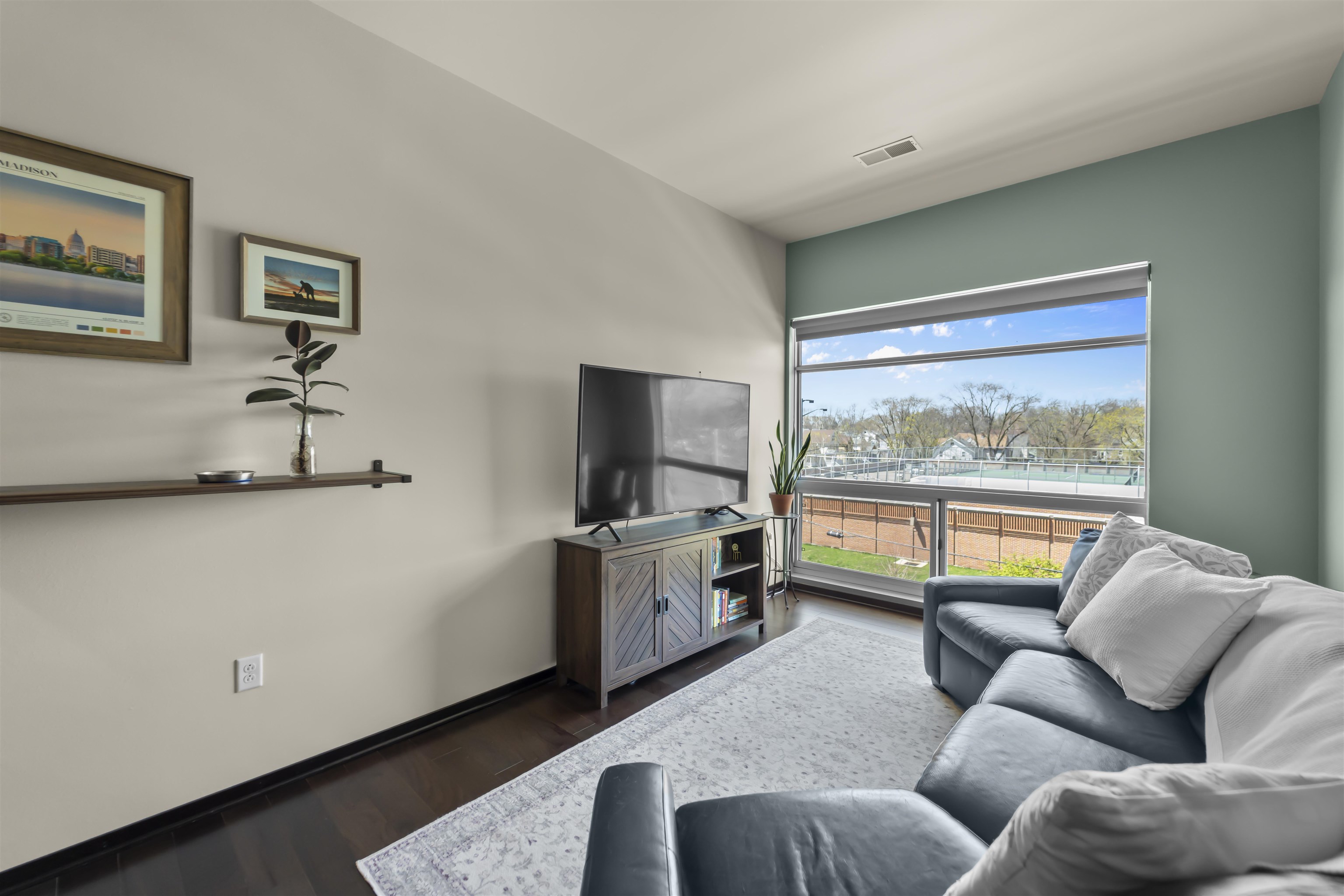 819 E Mifflin Street 310