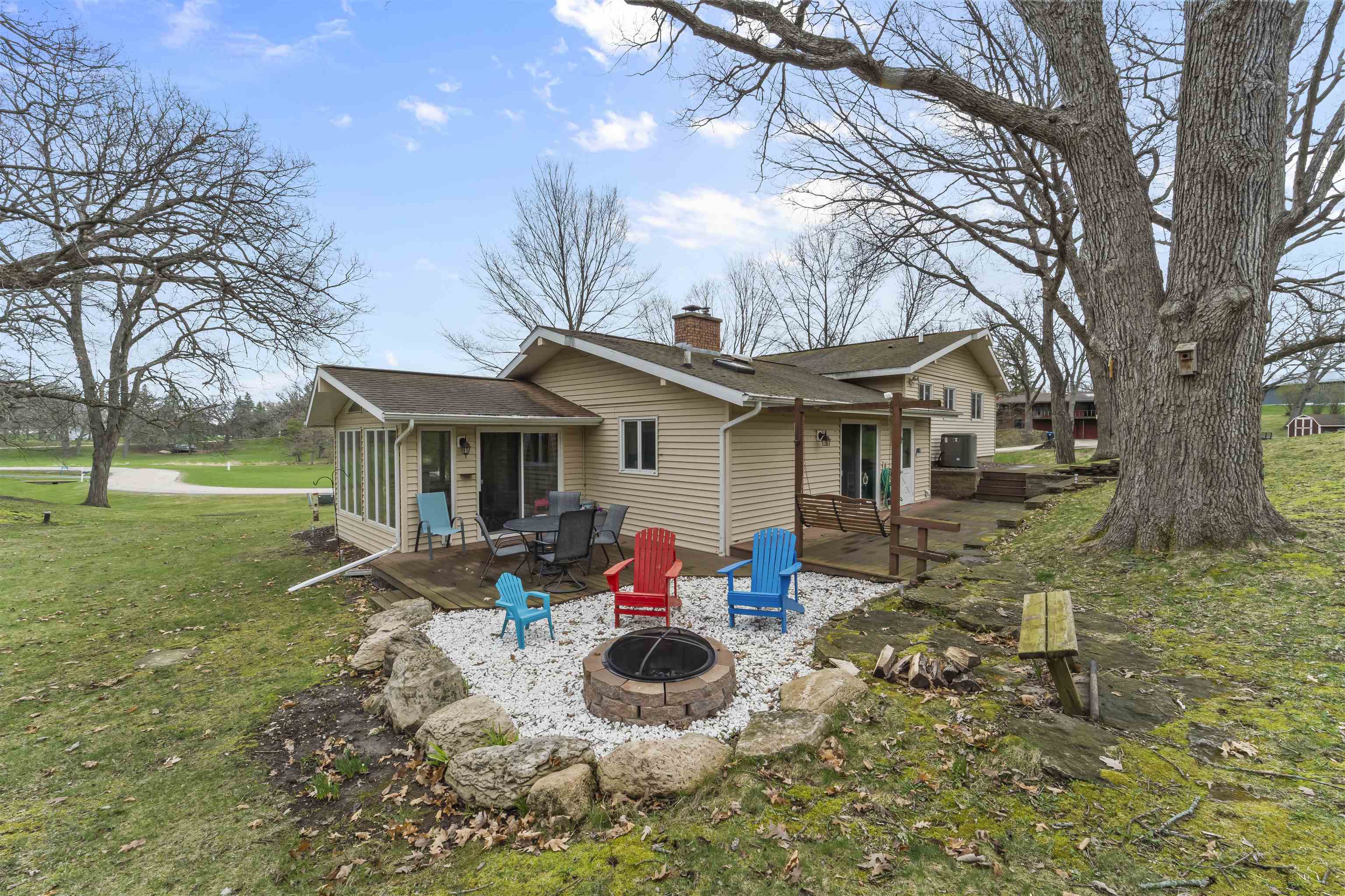 N7389 Hillendale Parkway