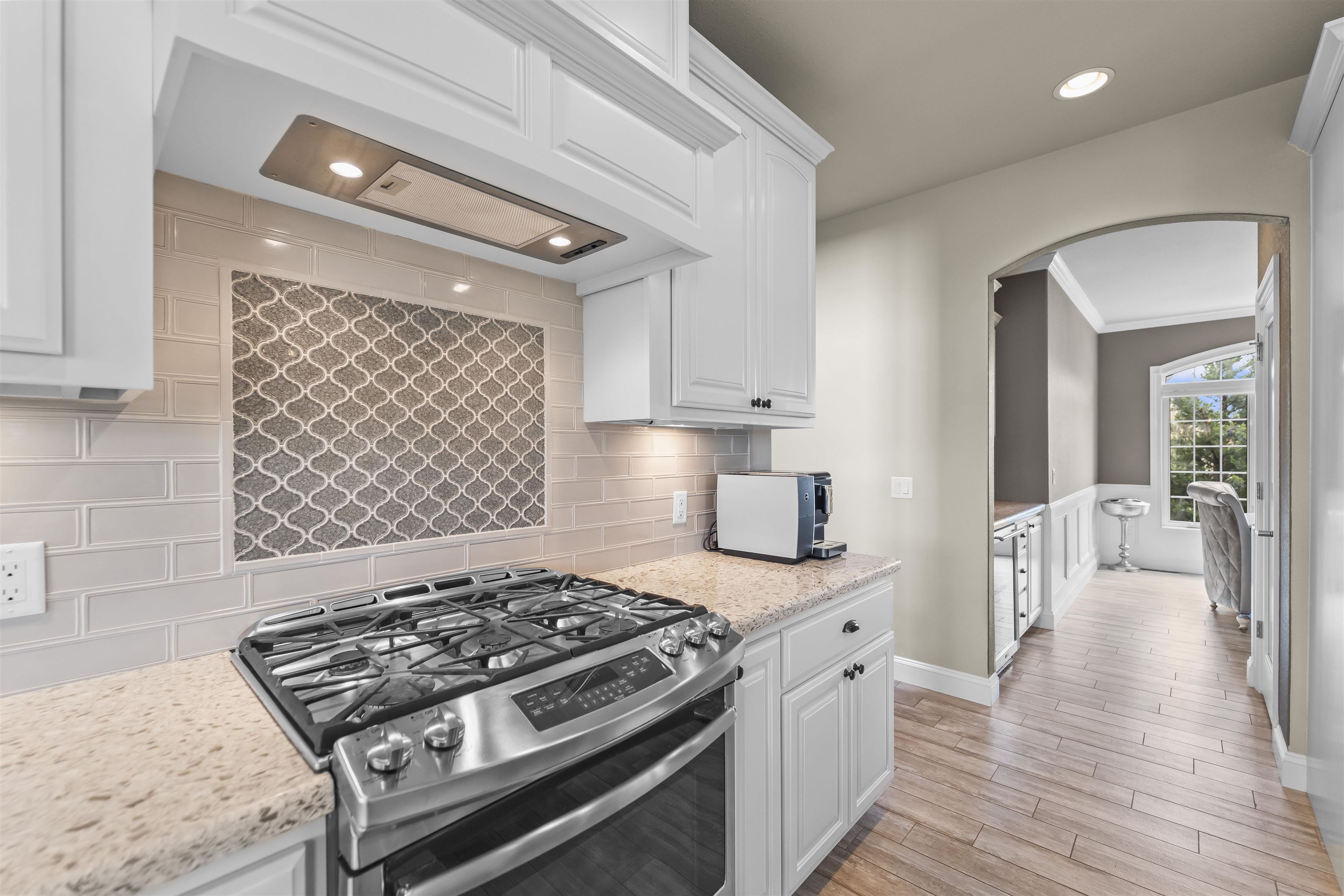2505 Genevieve Way