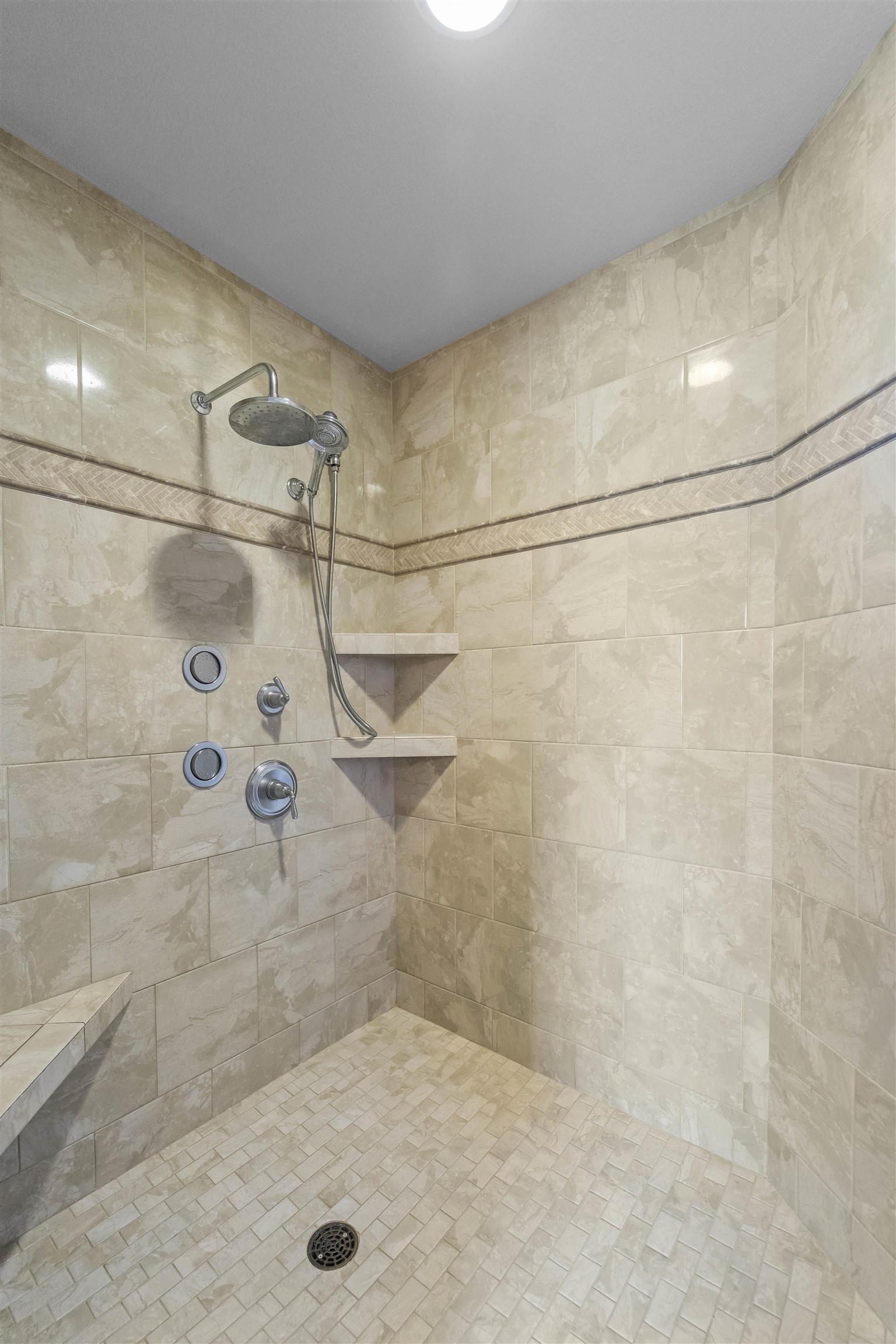 2505 Genevieve Way