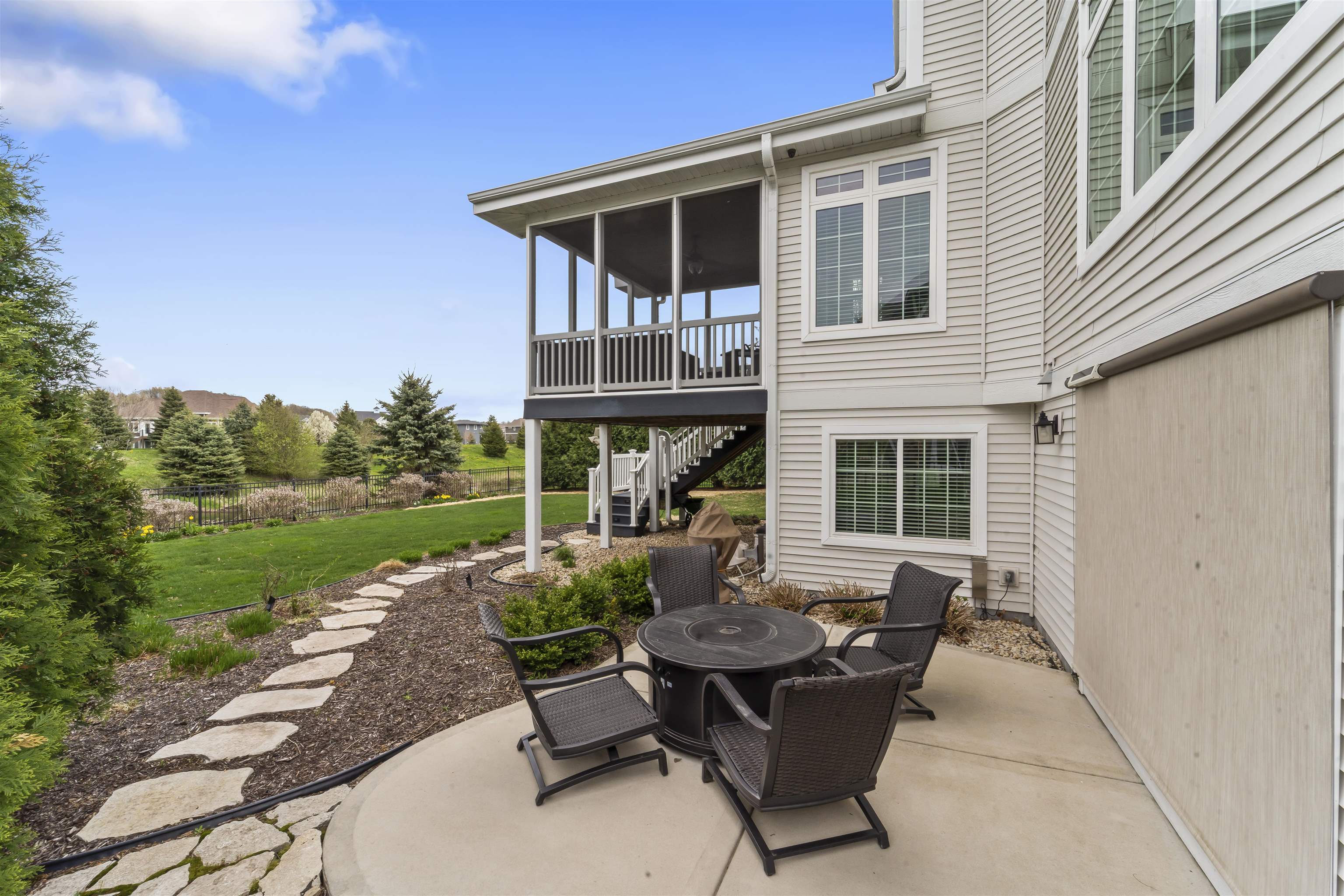 2505 Genevieve Way