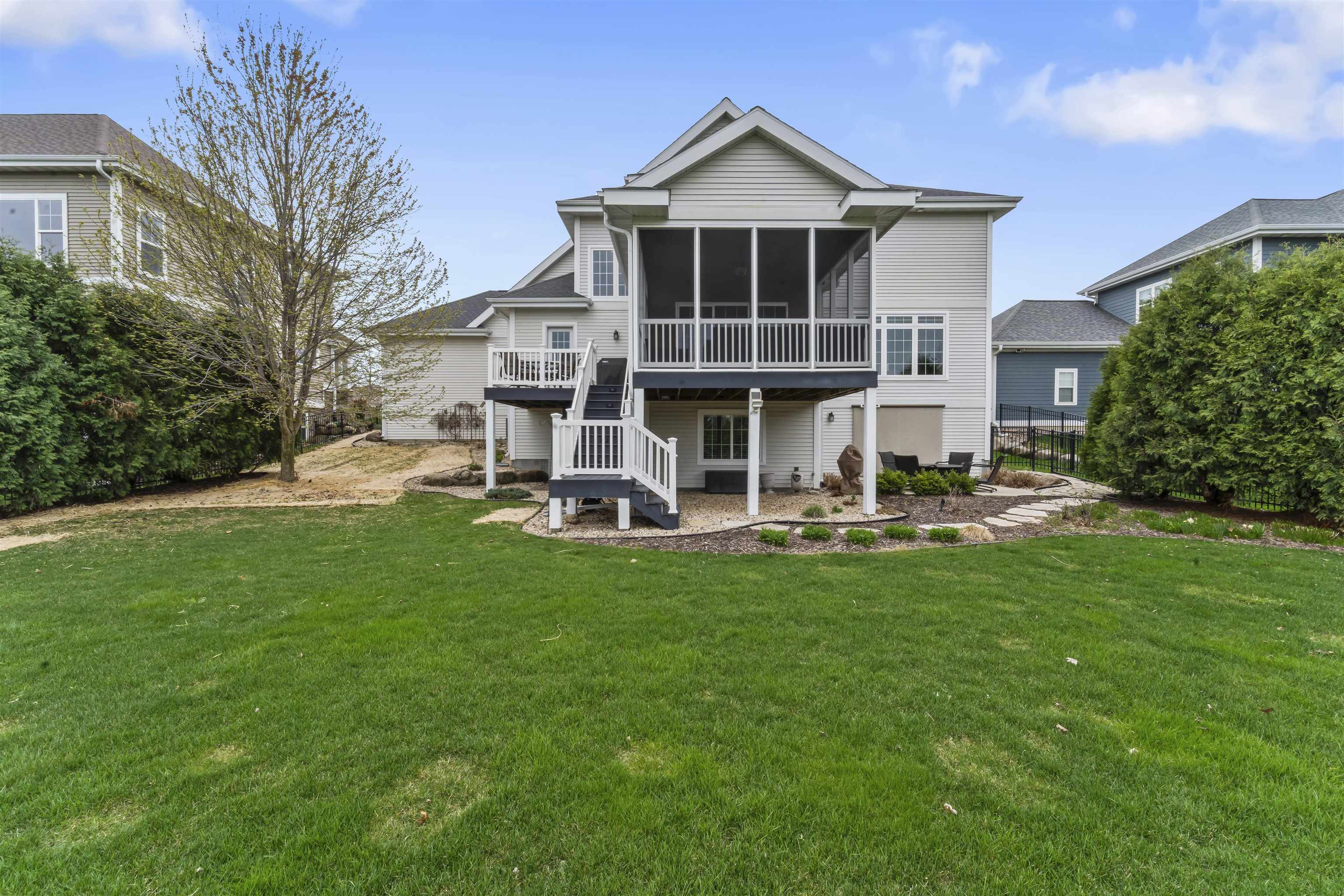 2505 Genevieve Way