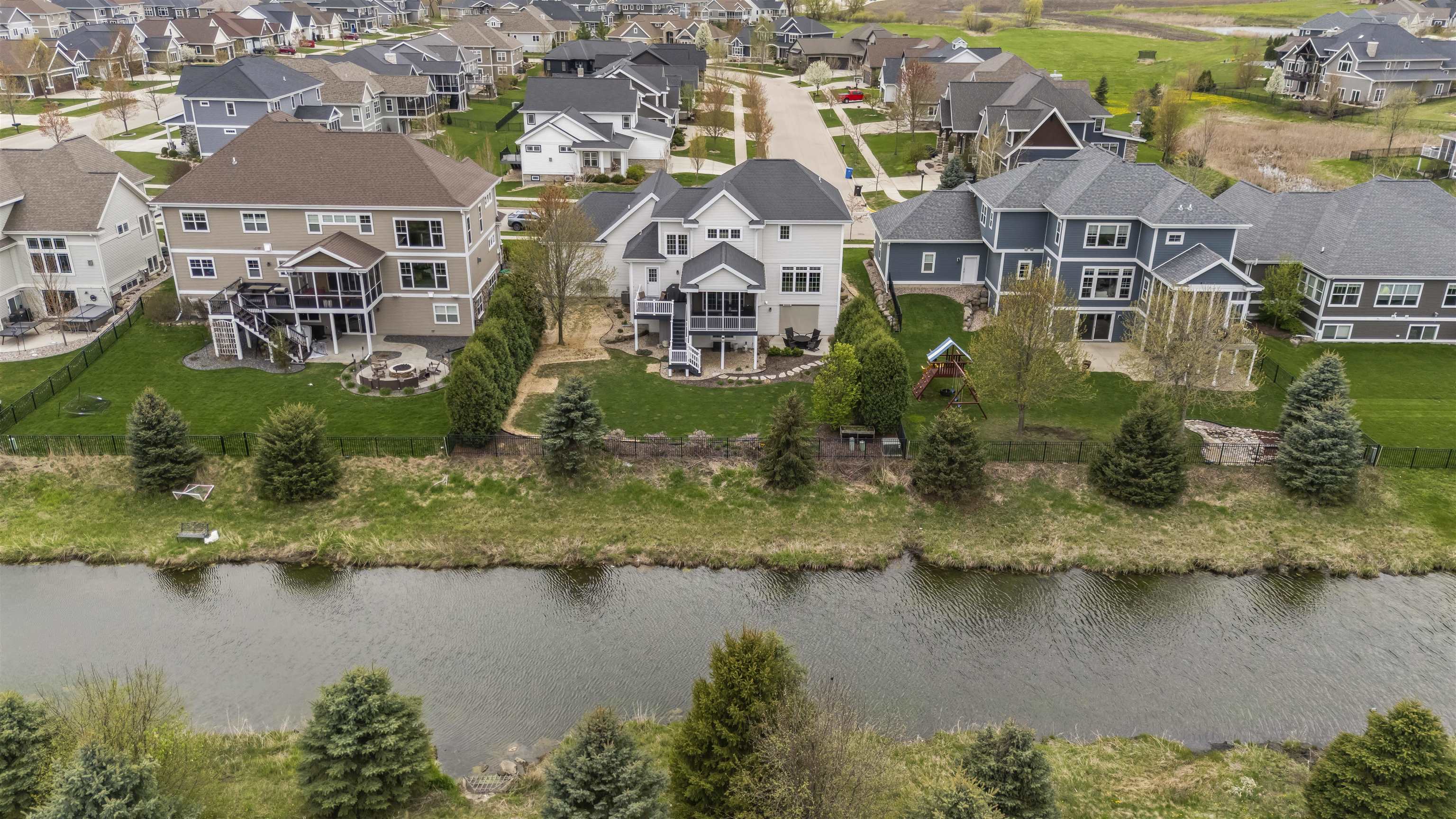 2505 Genevieve Way