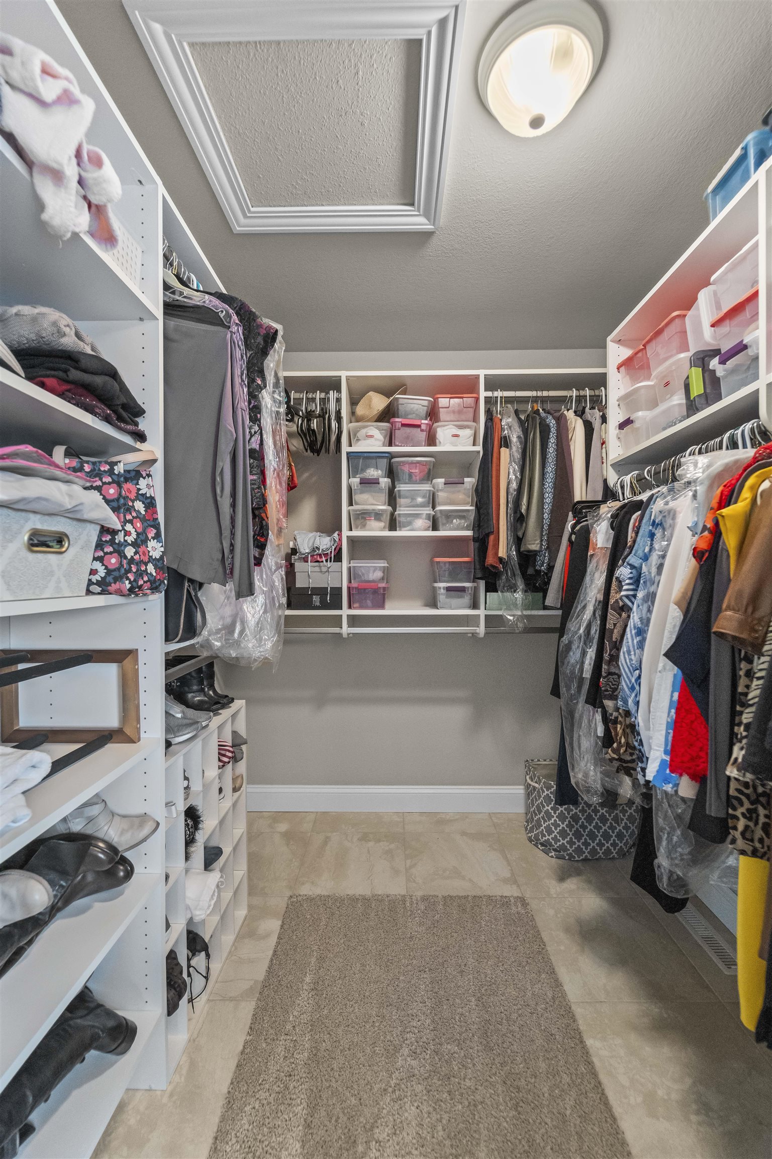 2505 Genevieve Way