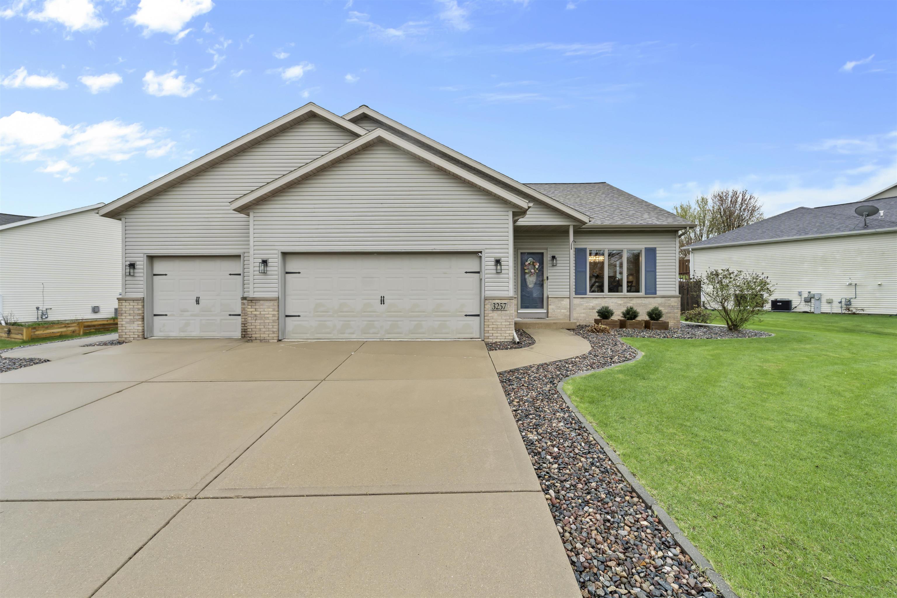 3257 Edmonton Drive
