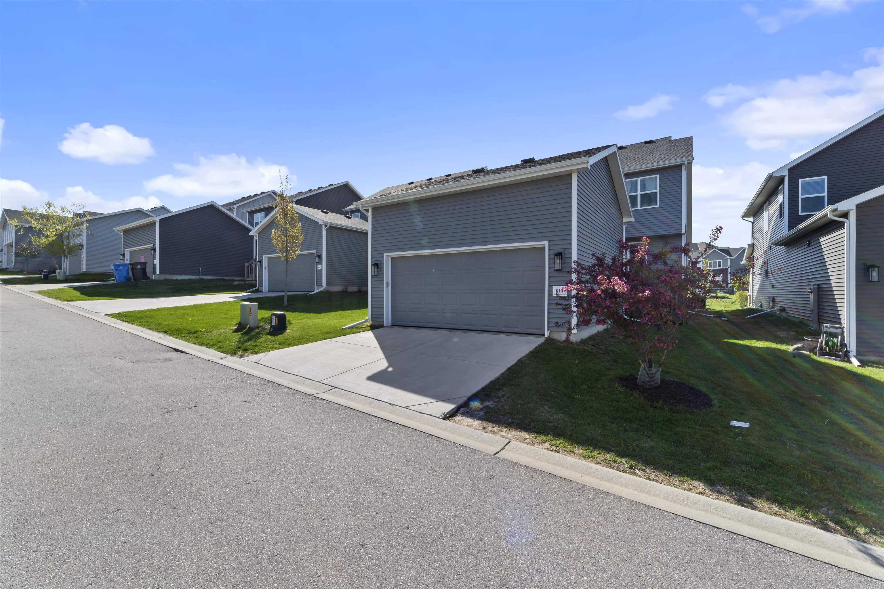614 Hillcrest Drive