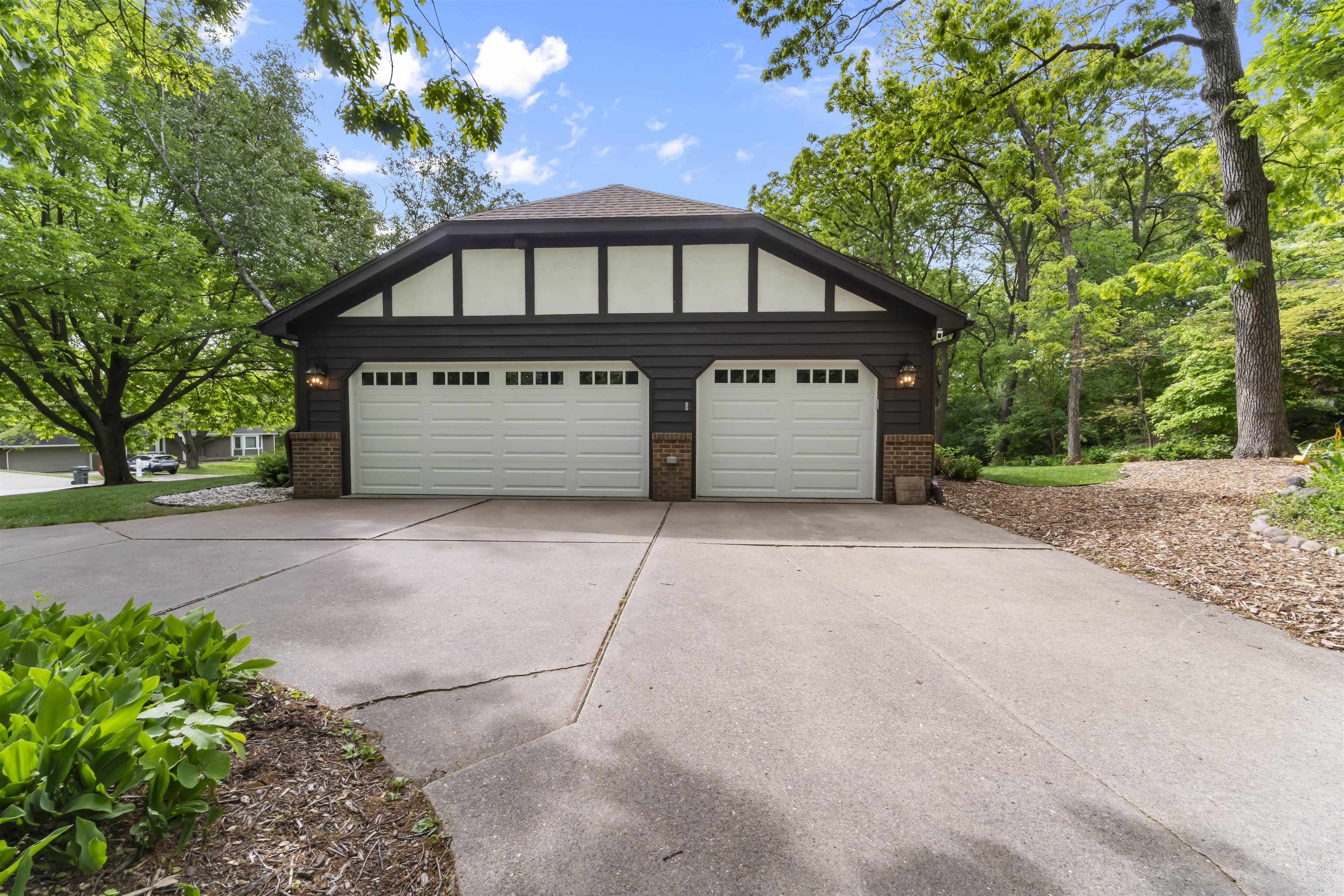 2899 Osmundsen Road