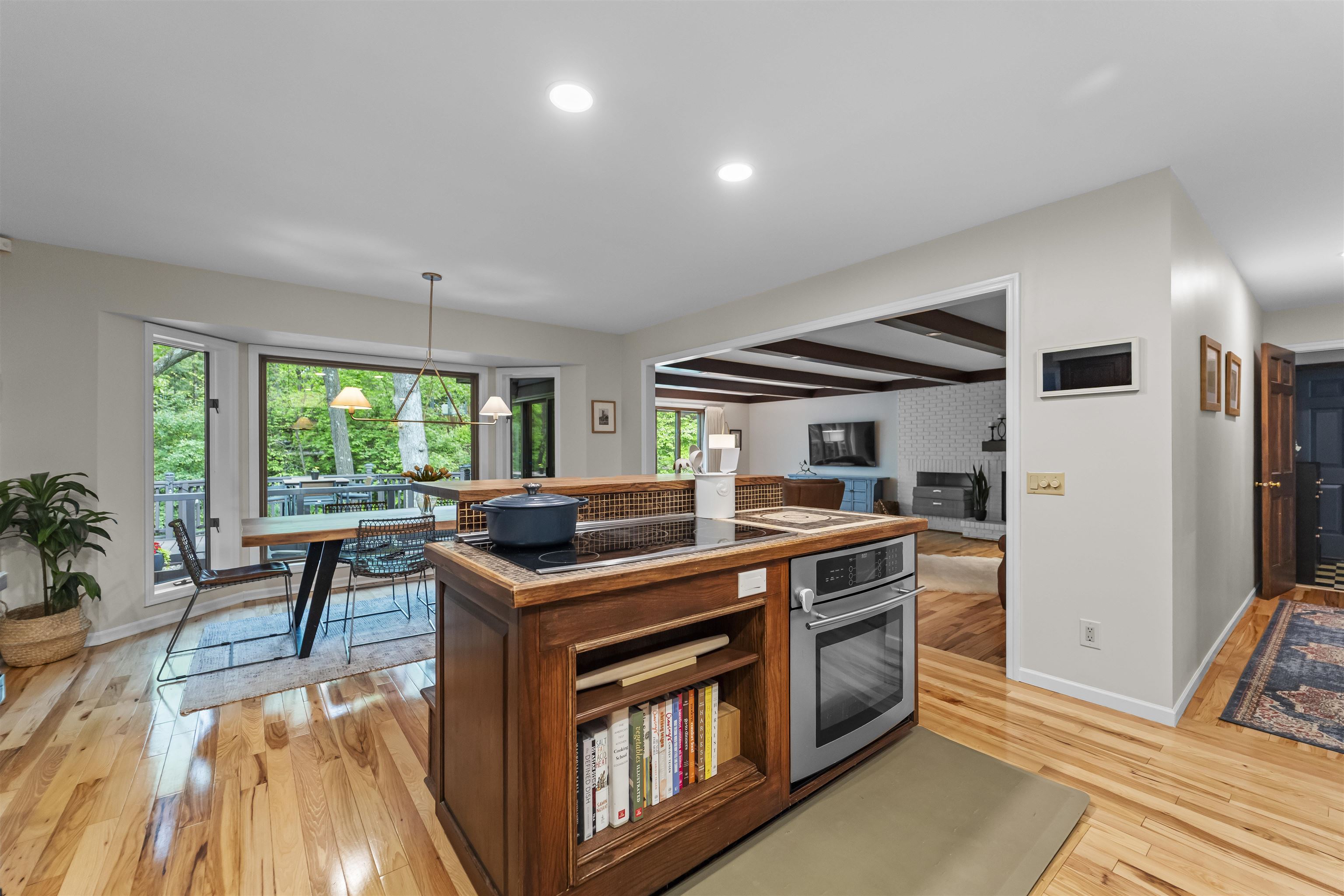 2899 Osmundsen Road